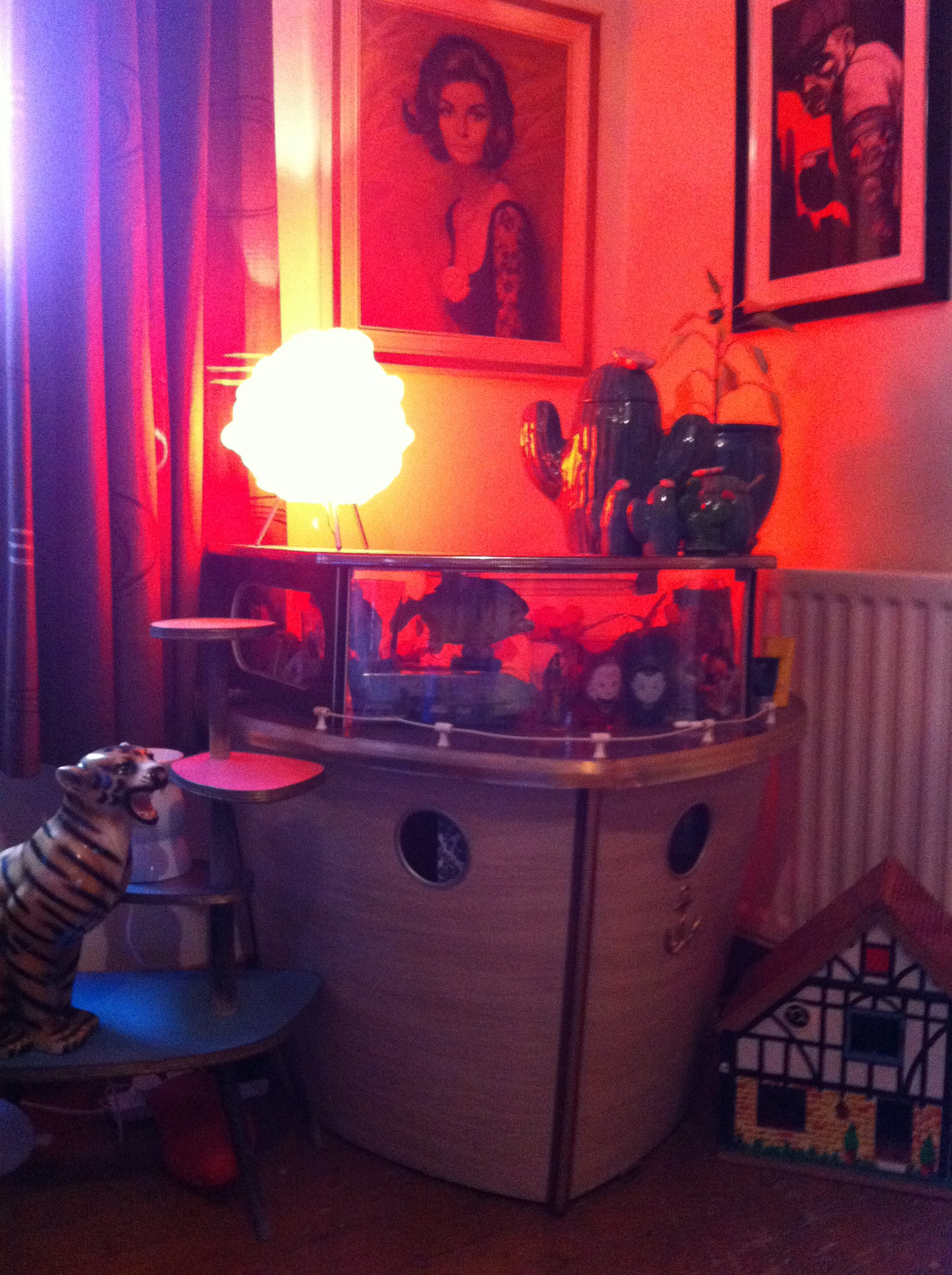 The World of Kitsch is 1000- Have a nosy round my House.