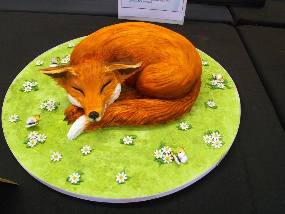 20 Fantastic Fox Cakes That Escaped the Boxing Day Hunt.