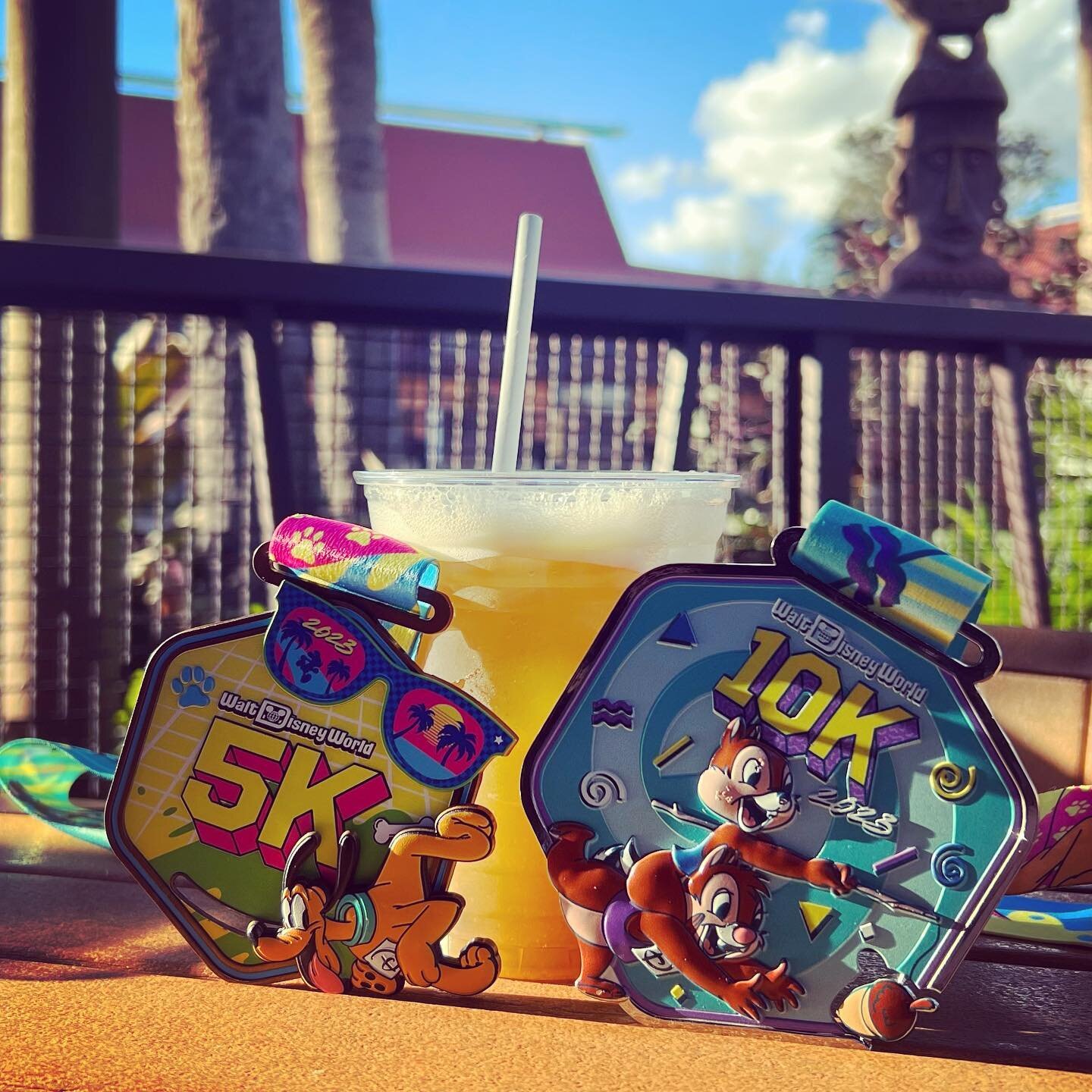 Celebrating another successful #rundisney weekend with drinks at my favourite resort we never get to stay at. I can&rsquo;t believe it&rsquo;s our first US RunDisney event in 5 years. The medals for this event are absolute 🔥 tho.

#medalmonday #disn