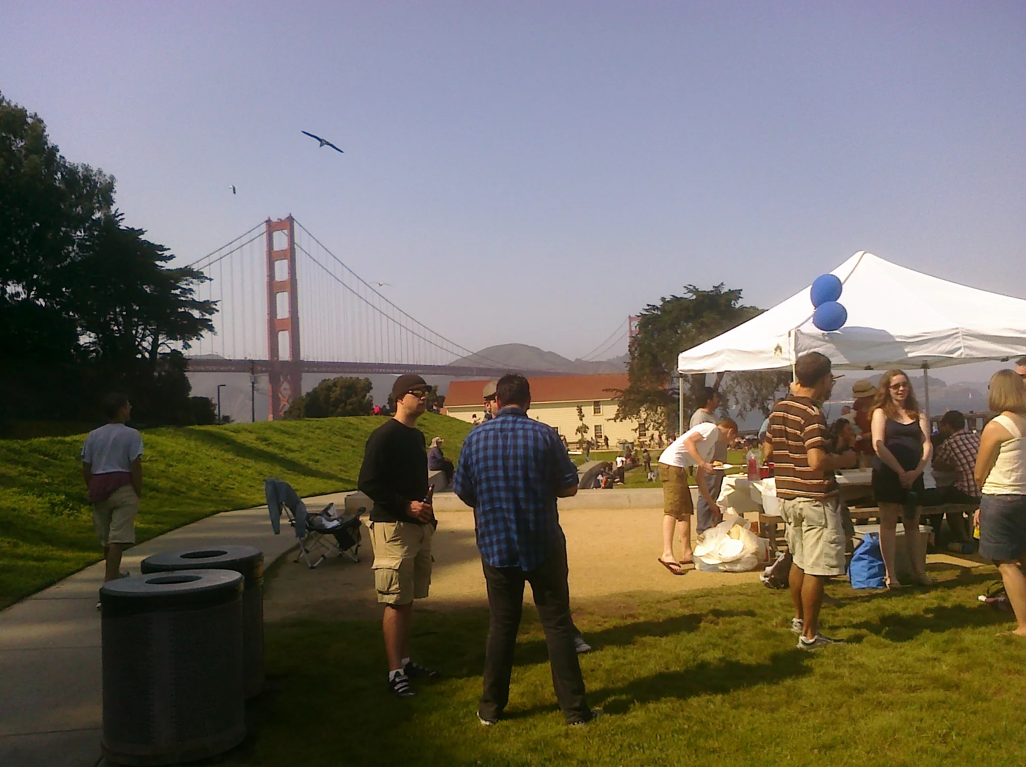 T$, Ragaskar, "Potatoes" (behind R) &amp; HandsomeRob gets another beer.