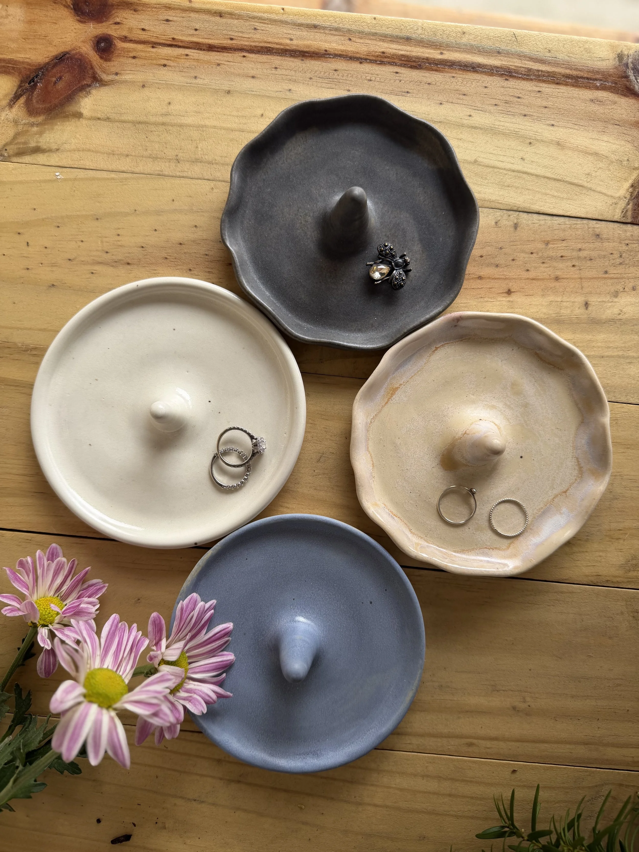 Laura kissinger ring dishes