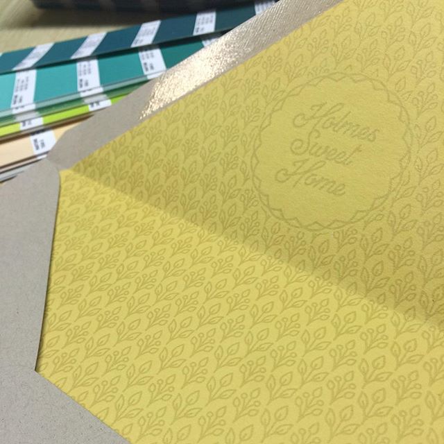Really lovin the vintage feel this bride wanted through out her invites- check out this letterpressed envelope liner with their wedding hashtag! Real happy with how the design and printing on this one turned out!!