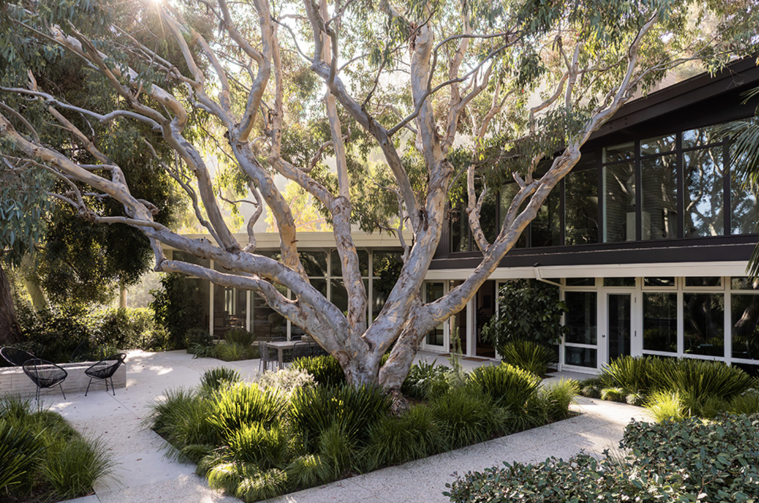 The Veneklasen House at 2179 Mandeville Canyon Road in Brentwood, a 1951 Kenneth Lind post-and-beam home renovated by Pierre Koenig in 1959.