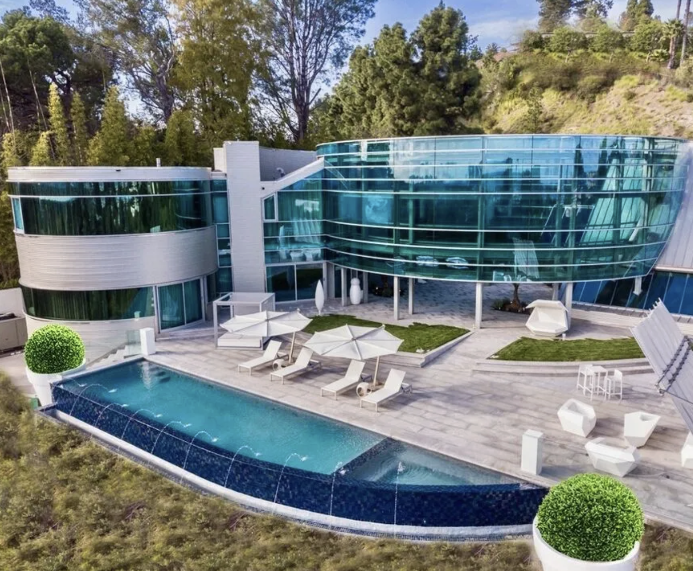 Edward Niles in Beverly Hills: A Glass-and-Steel Rarity