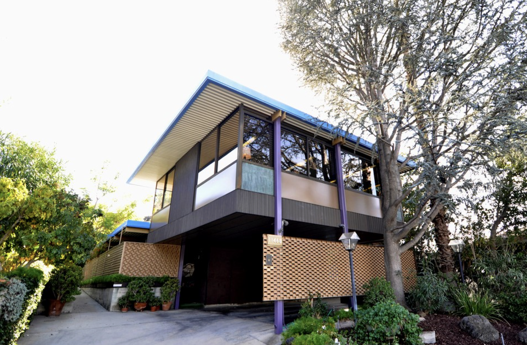 Raphael Soriano, the Los Angeles modernist who built California's first residential steel frames and its only aluminum houses
