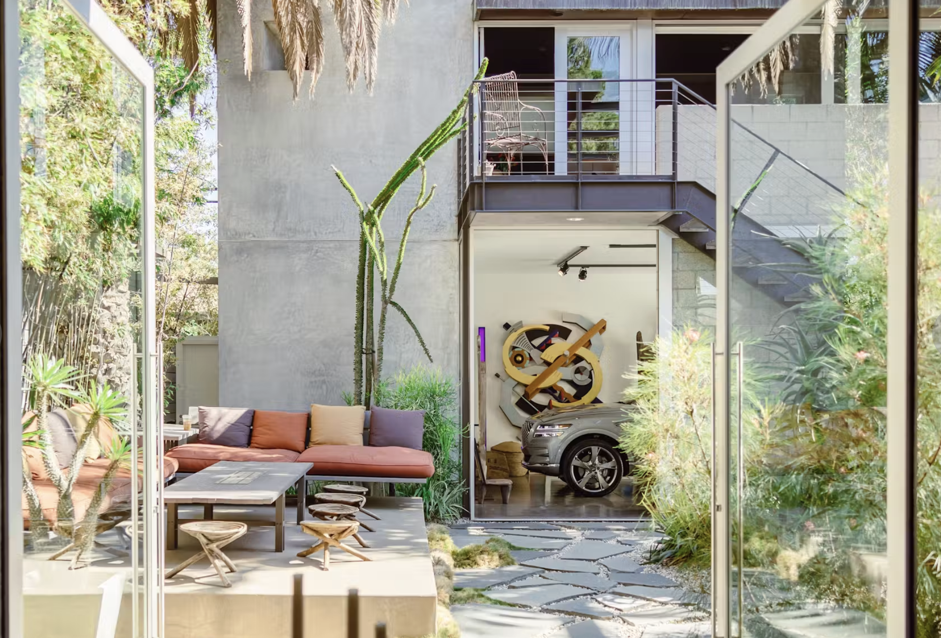 The Los Angeles architect who turned African vernacular into a light filled California modernism, profiled by Debbie Pisaro of Coastline 840.