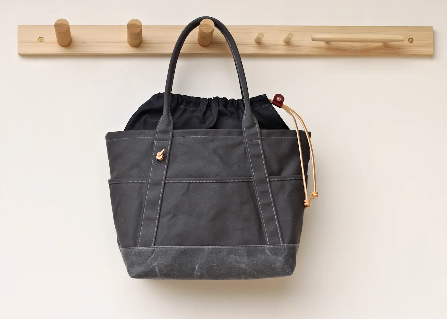 Cinch_Tote-slate_01.jpg