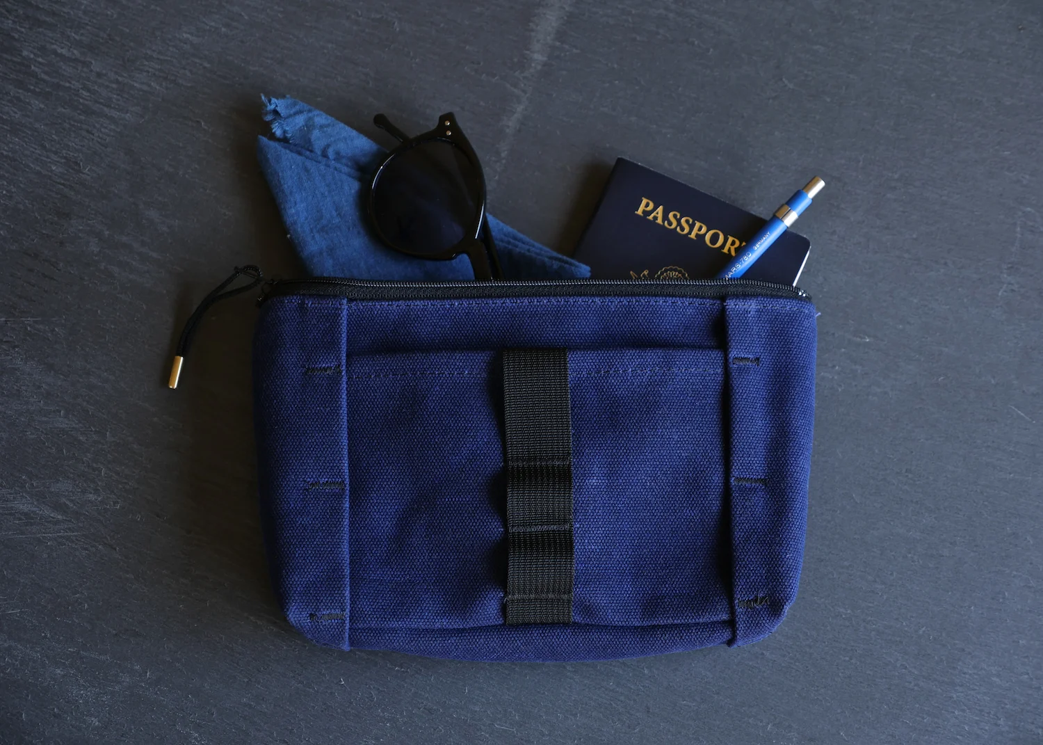 POUCH-NAVY_00.jpg