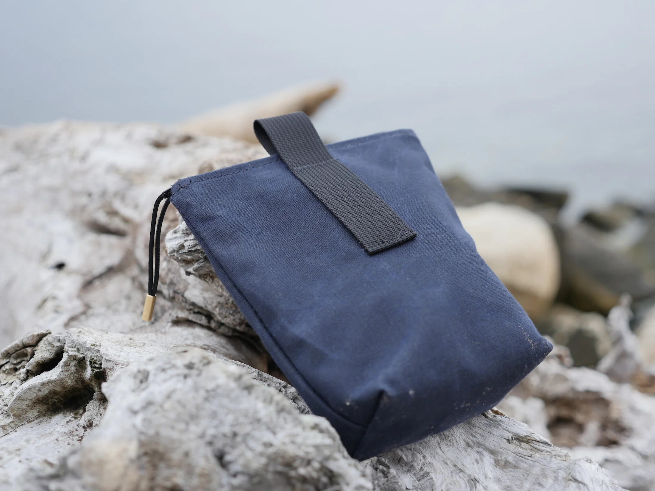 NAVYPOUCH_02.jpg
