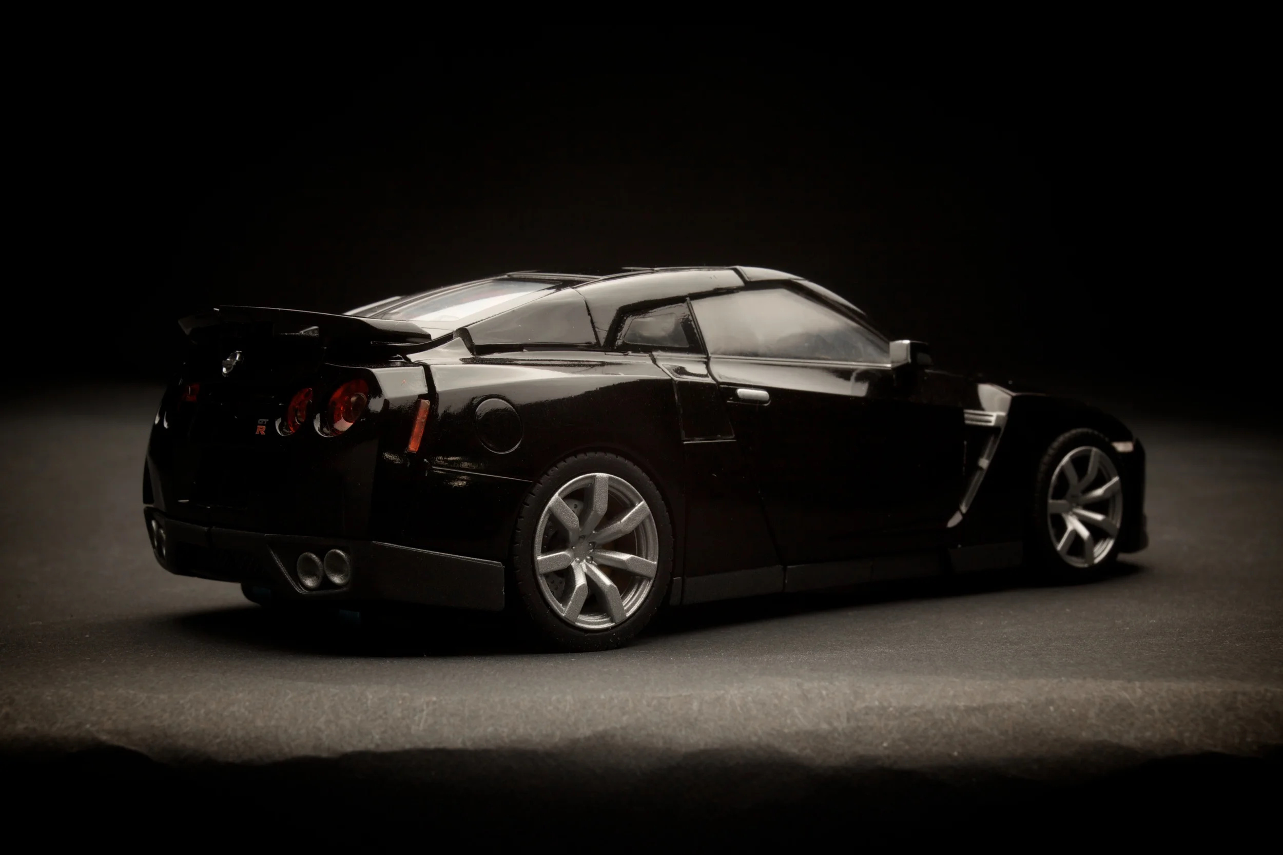 GTR-Optimus-Blk6.jpg
