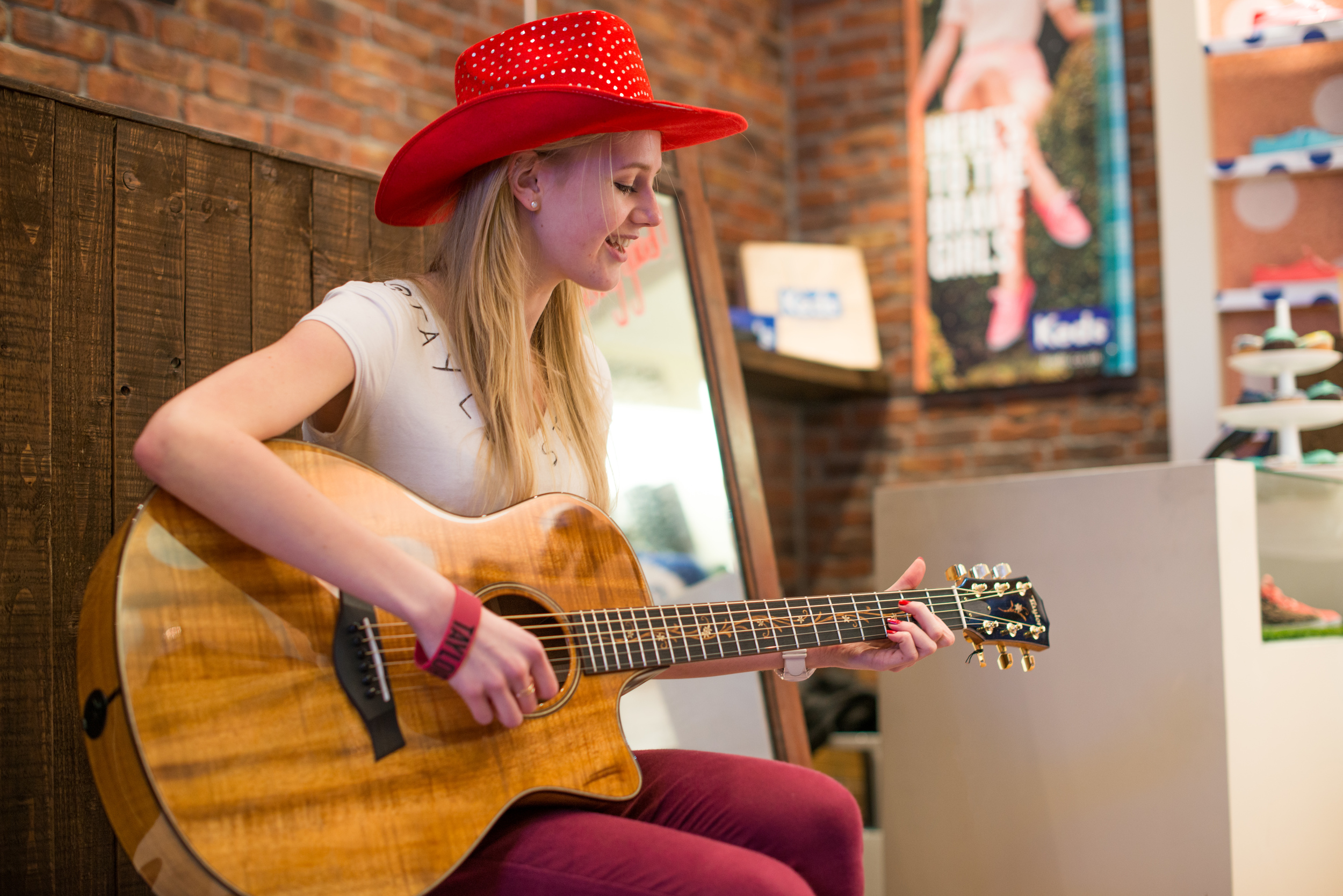 At the popup shop in Covent Garden, one of the staff mentioned to this excited fan that they had one of Taylor's guitars - she brilliantly gave us an impromptu rendition!