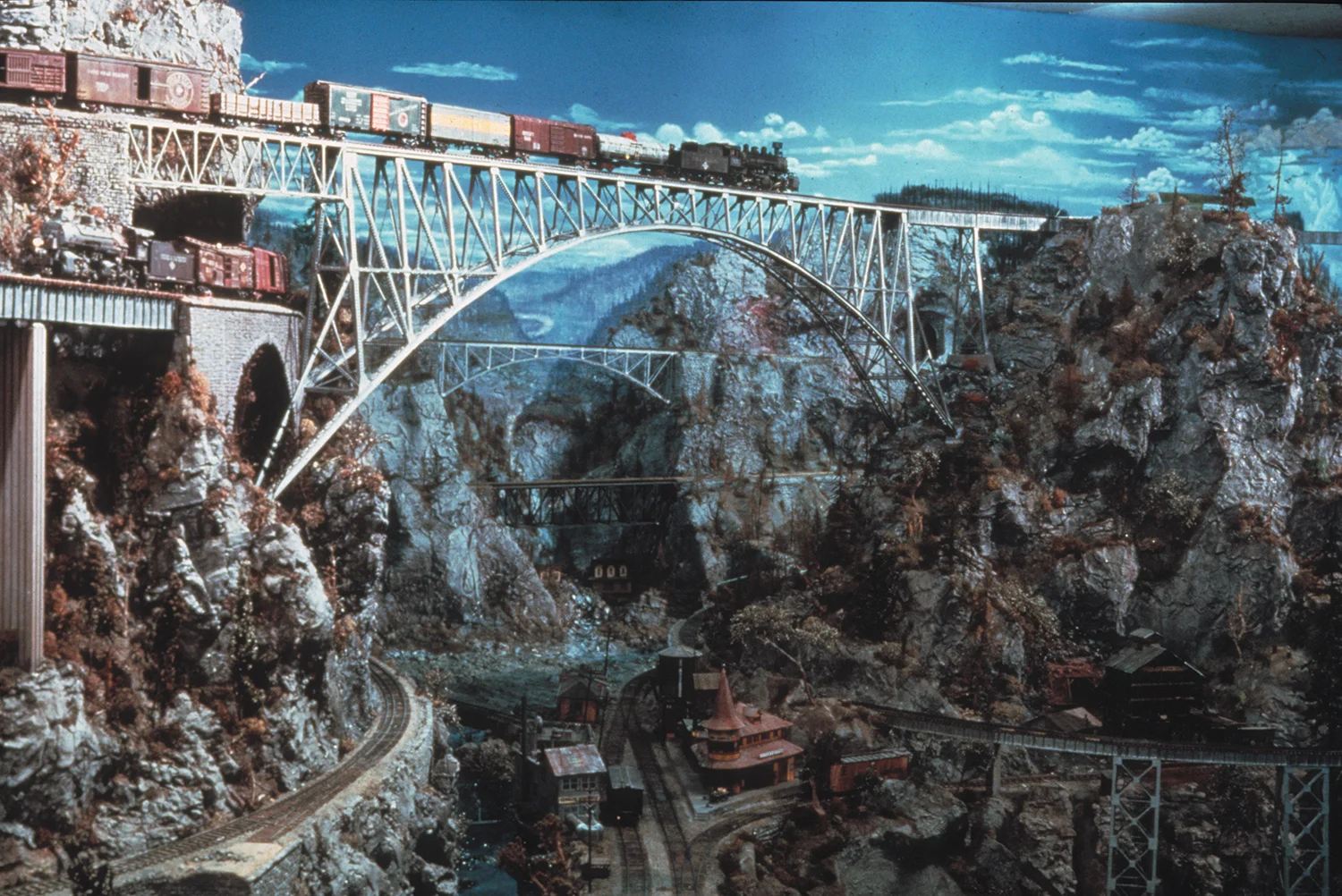 John Allen's "Gorre & Daphetid" — Sunday River Productions