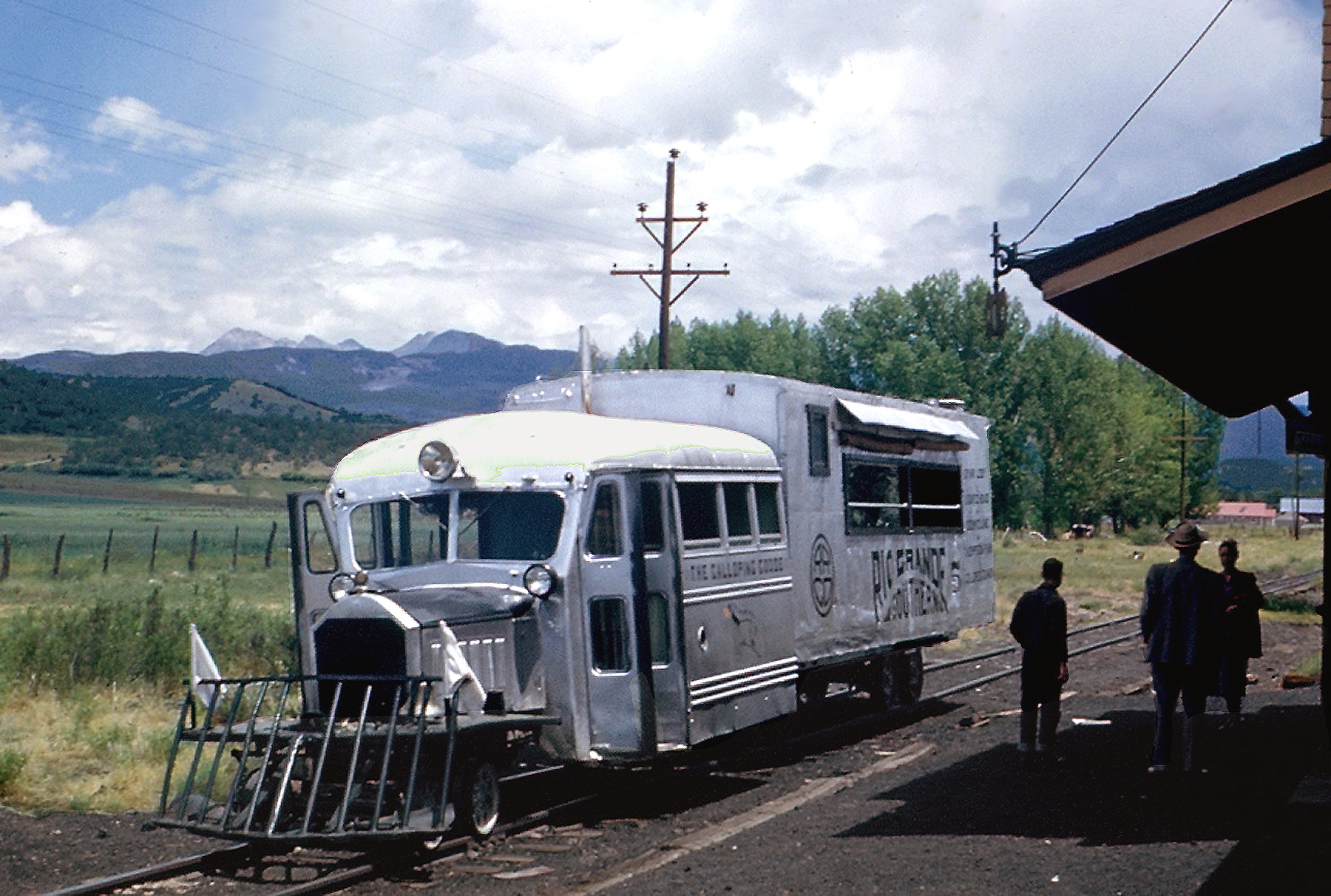 RGS 5 Galloping Goose scene at station 1950s.jpg