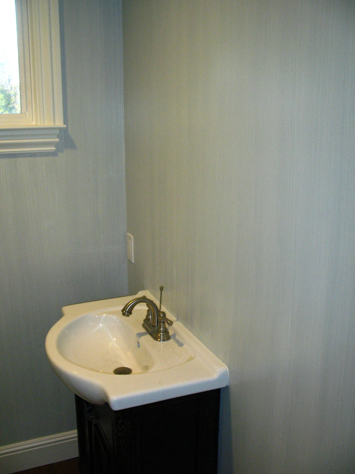 STRIE GLAZE FOR A SOFT TEXTURE.