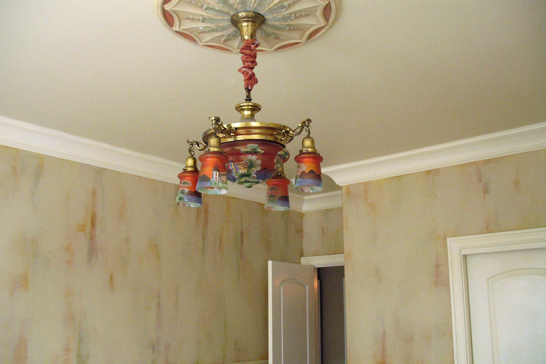 MULTI- LAYERED GLAZING FOR OLD WORLD FEEL