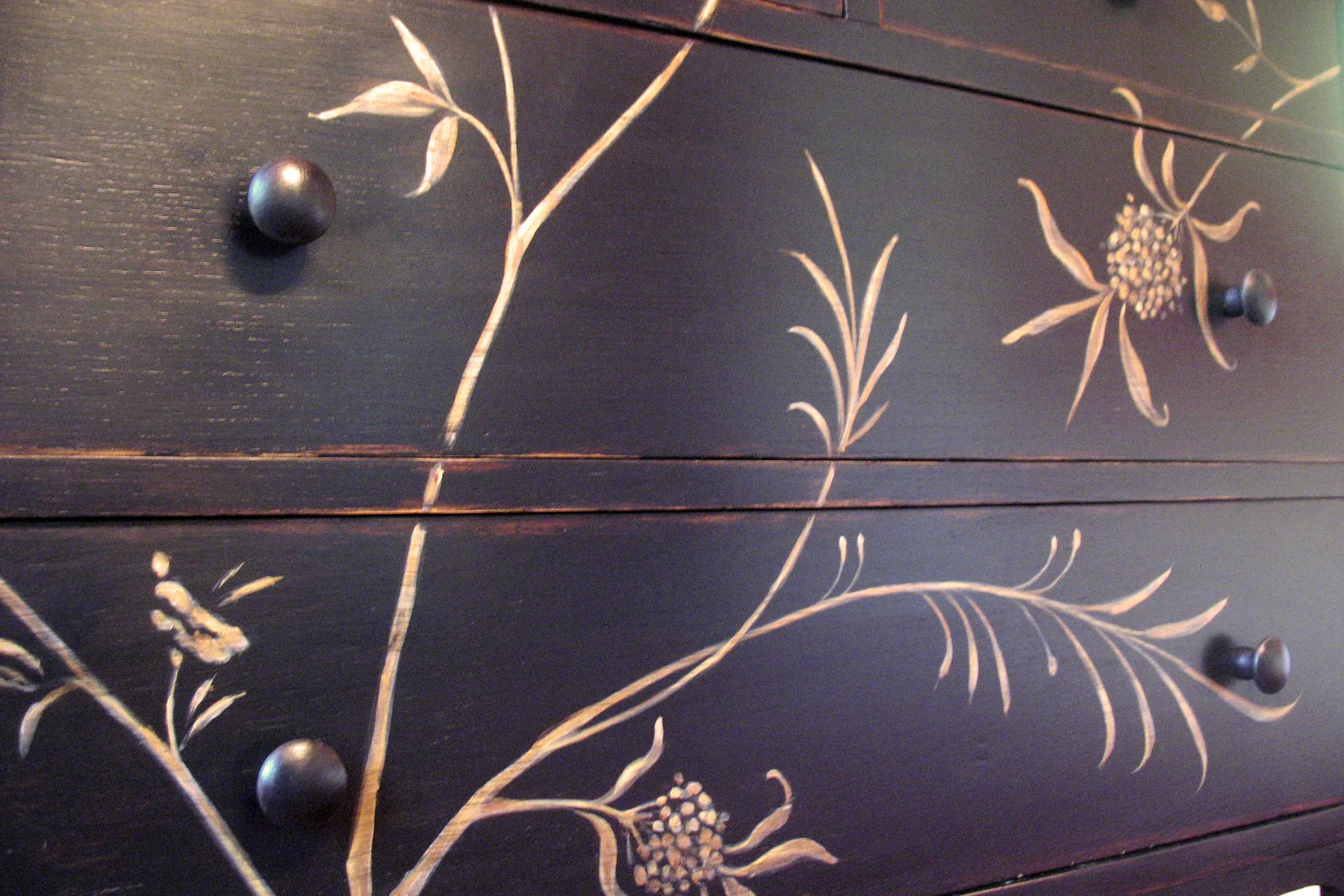 cabinet-handpainted-chin-2.jpg