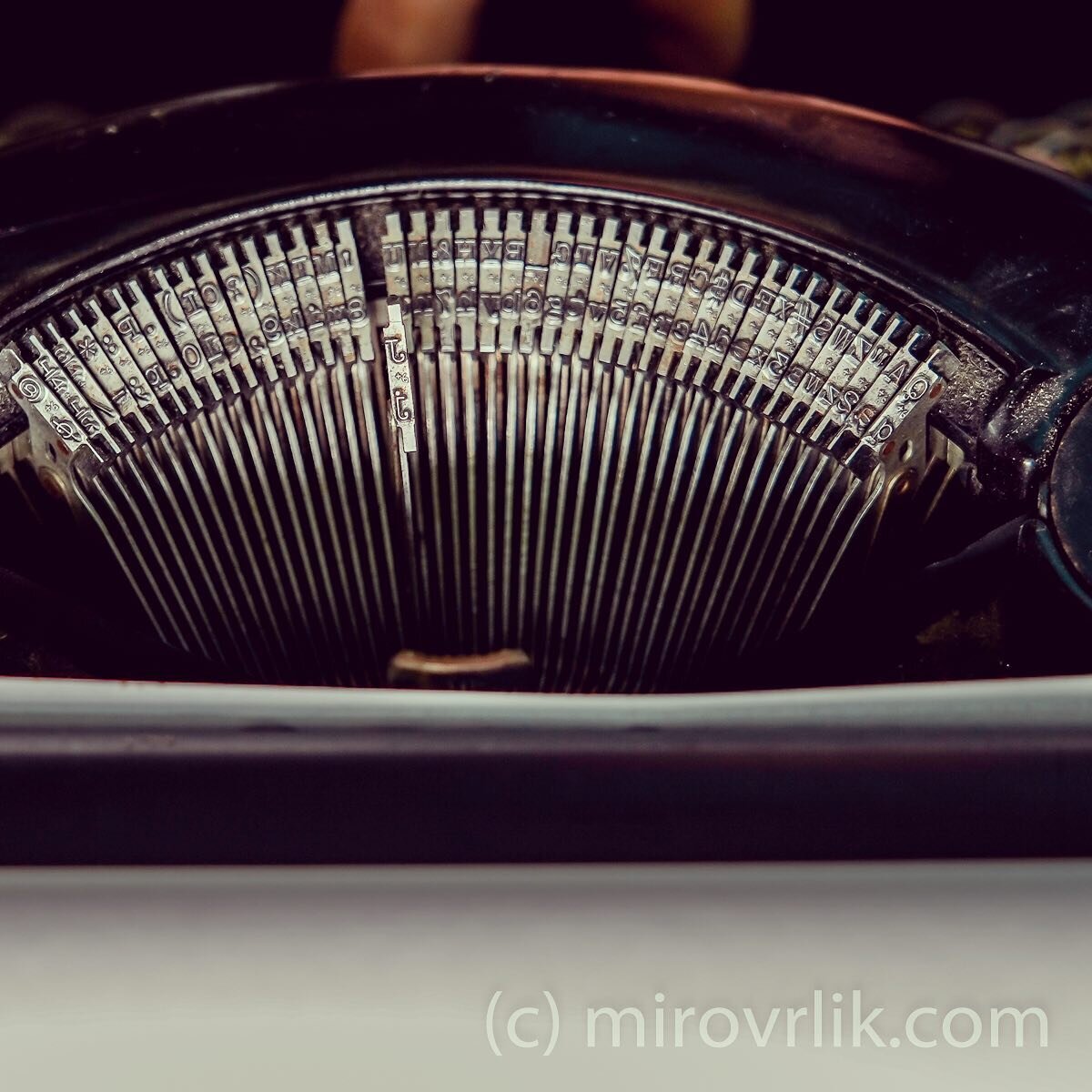 J like...July @mirovrlik #typewriter #antique #detail #machine #wtiter #oldfashioned #classic