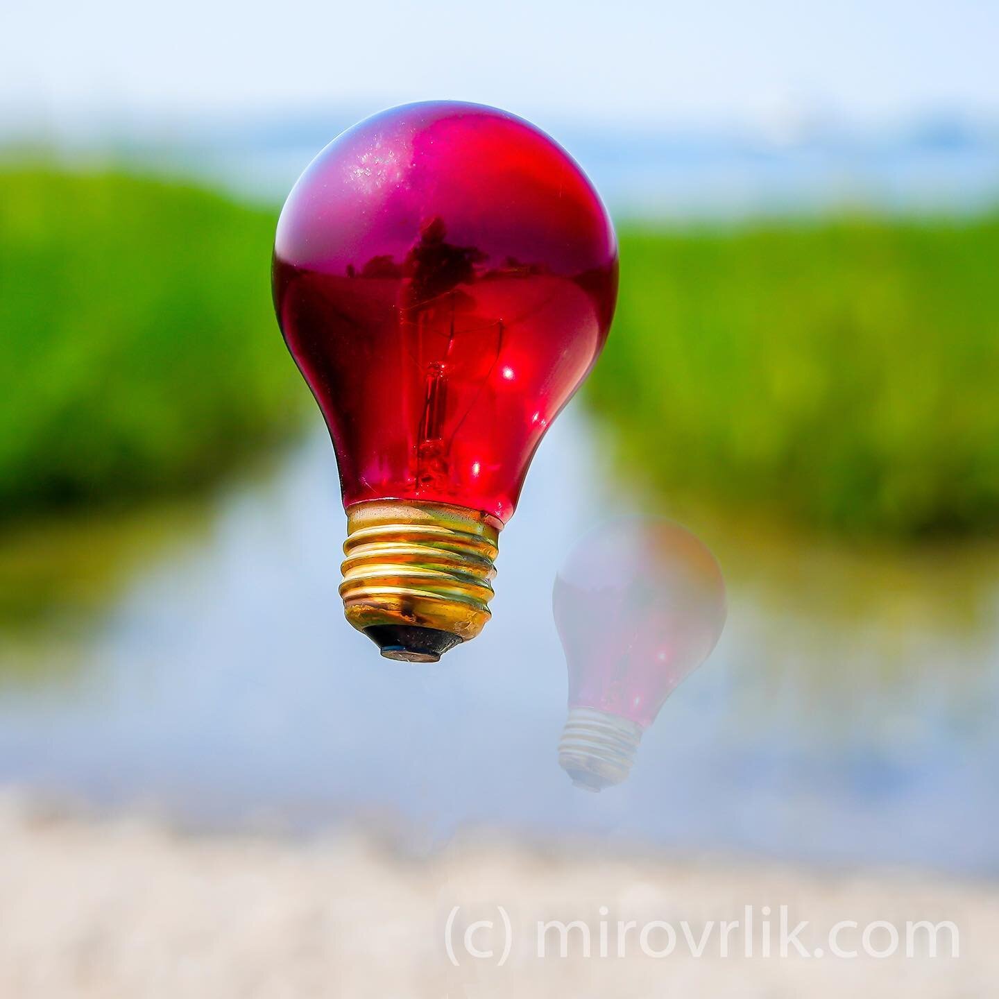 Weekend is here,  time for bringing ideas 💡 to reality 🙂 @mirovrlik #simplicity #digitalart #ilusion #affinityphoto #redbulb #abstractart #globalwarming #globalwarning #nature #earthfocus #bulb #reflections  #photographer #conceptualphotography #co