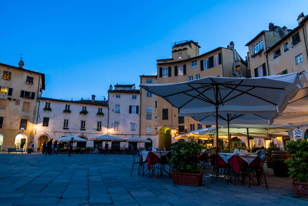 Lucca - Piazza dell'Anfiteatro