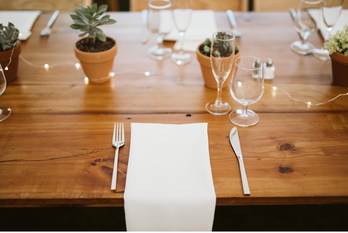 Table settings in tented wedding, willowwood arboretum NJ-3