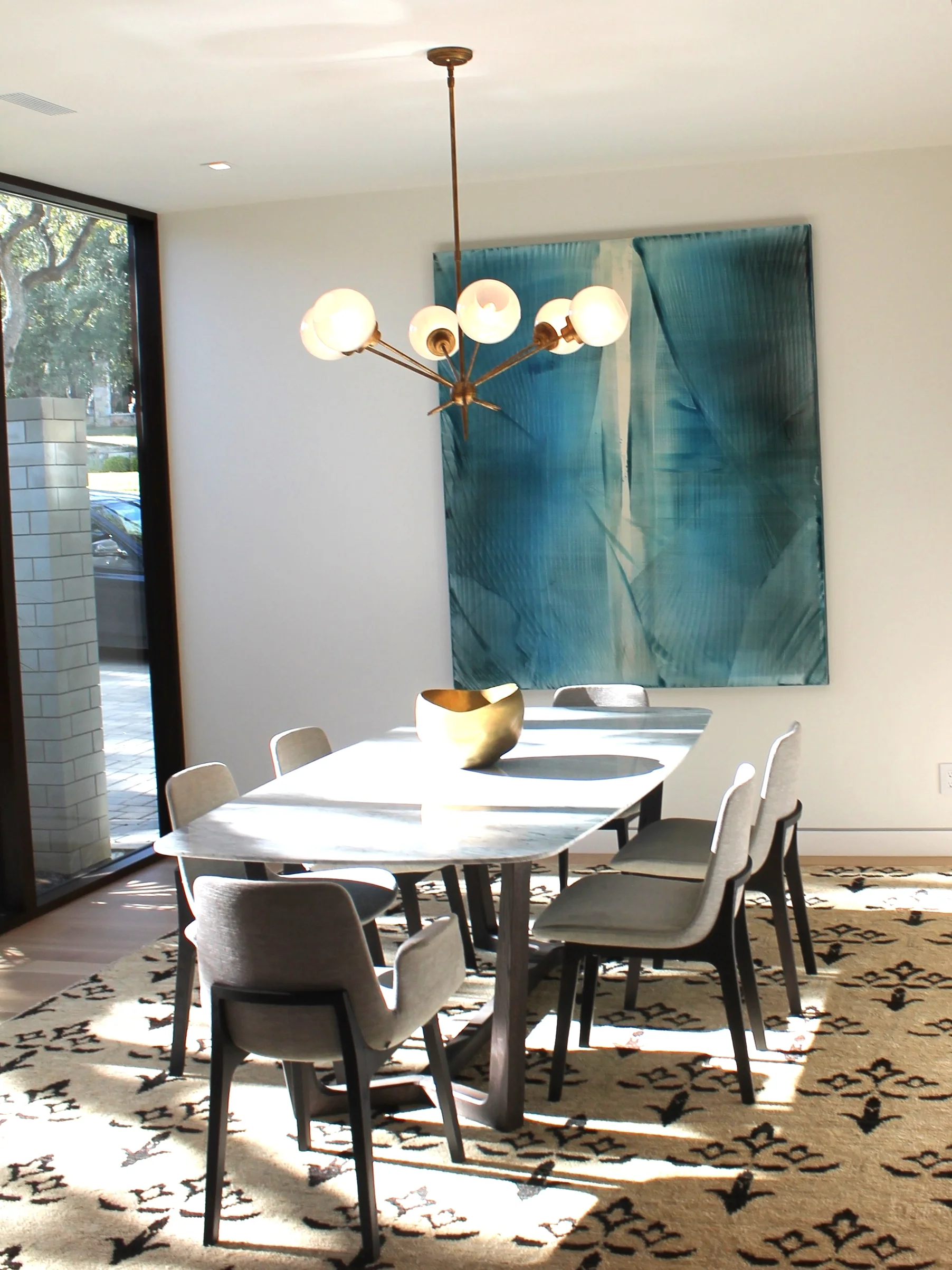 Dining_room_interior_midcentury_chandelier.jpg