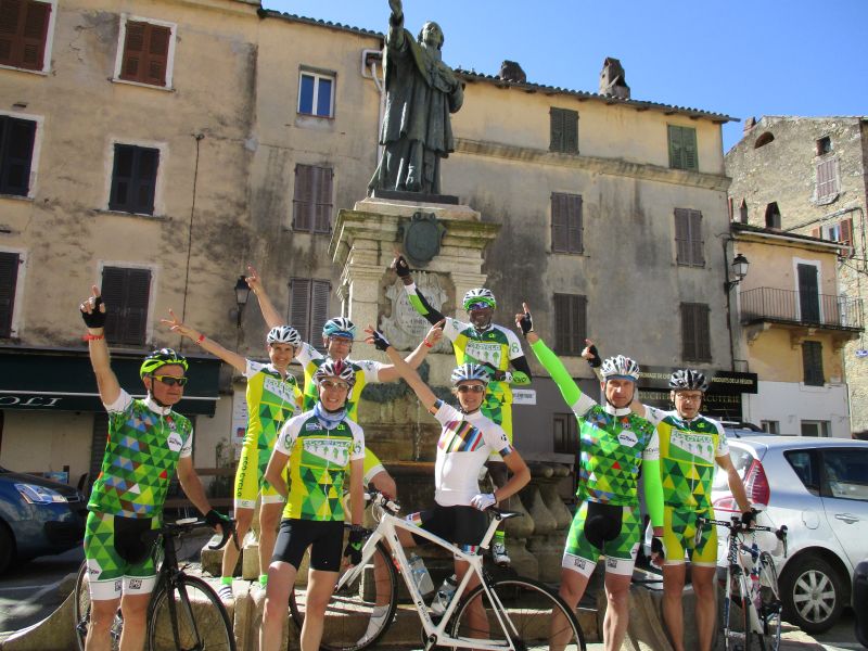 Ravie d avoir été un court instant parmi vous c était magique. Cette photo immortalisé à Vico a marqué mes vacances. Merci Patrick de nous réunir de nous informer de nous faire découvrir de nous divertir de nous donner pleins de souvenir de nous émouvoir avec notre passion commune. Je vous souhaite à tous tous les bienfaits de ce stage prochainement.. Karine 