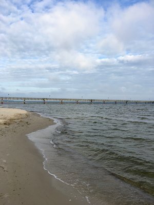 Tanz am Meer. Bildungsurlaub mit Sonia Rastelli Ausdruckstanz. Strand und Wasser.jpg