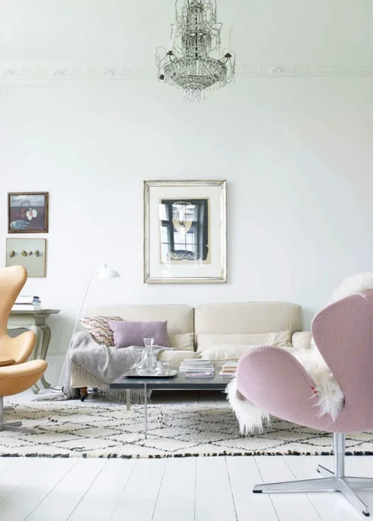 pale-pink-and-cream-room