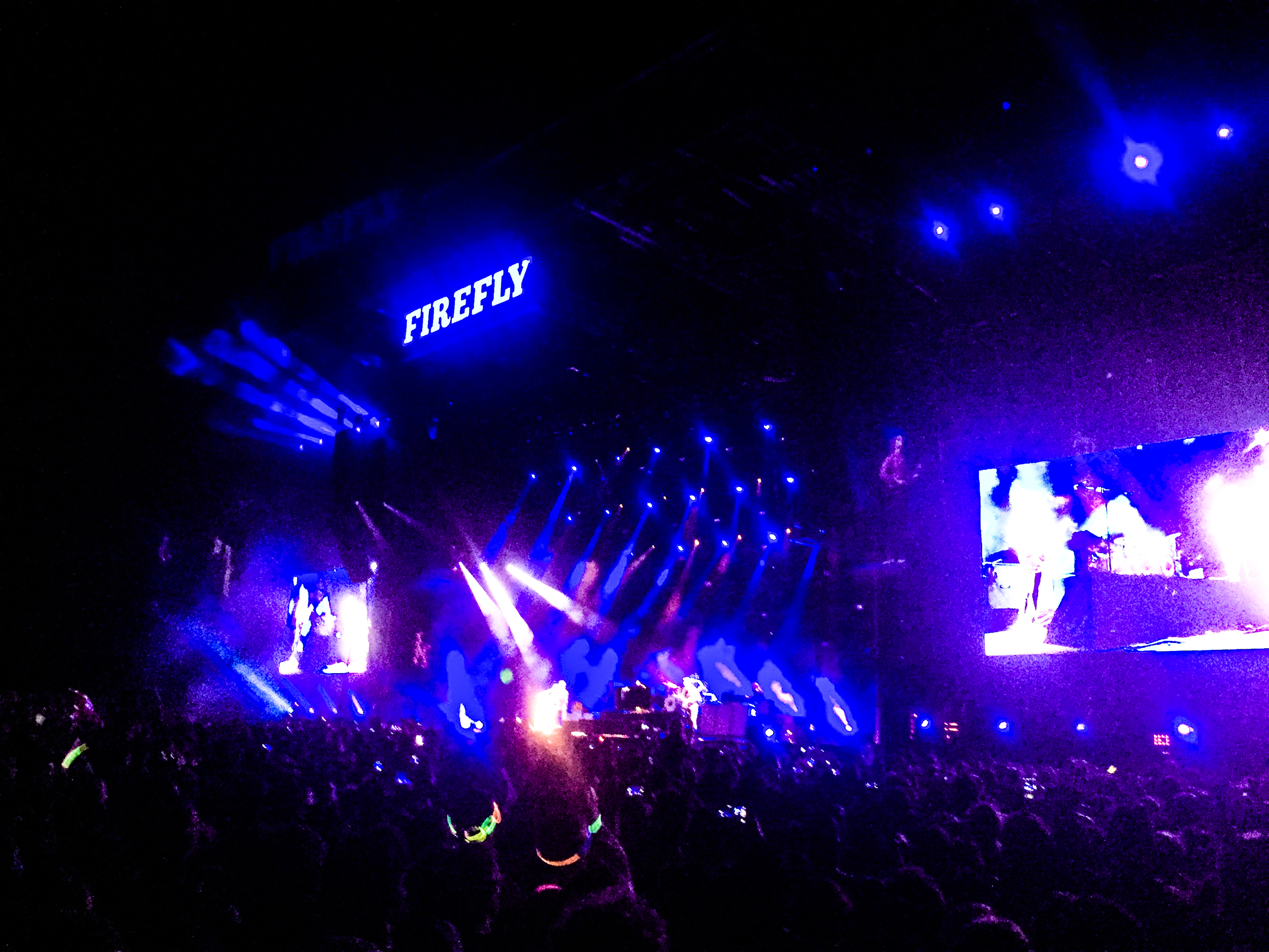 What a way to end the craziest music experienceI have been to. THE KILLERS