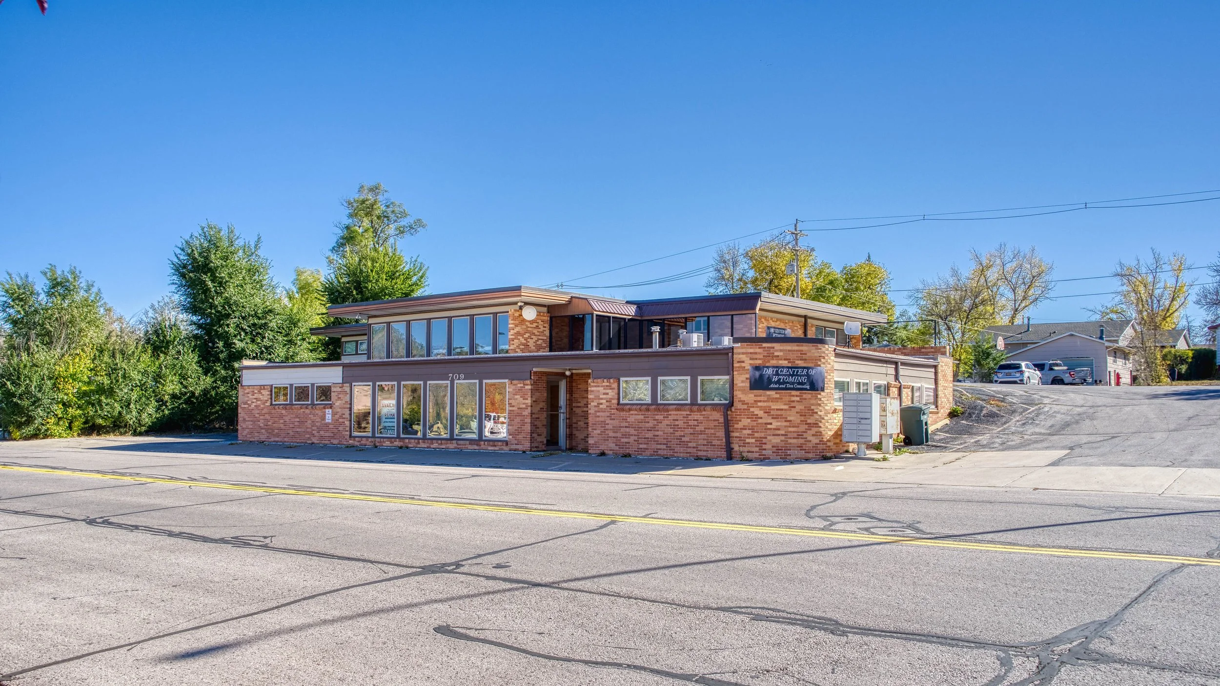 709 W Eighth St-1.jpg