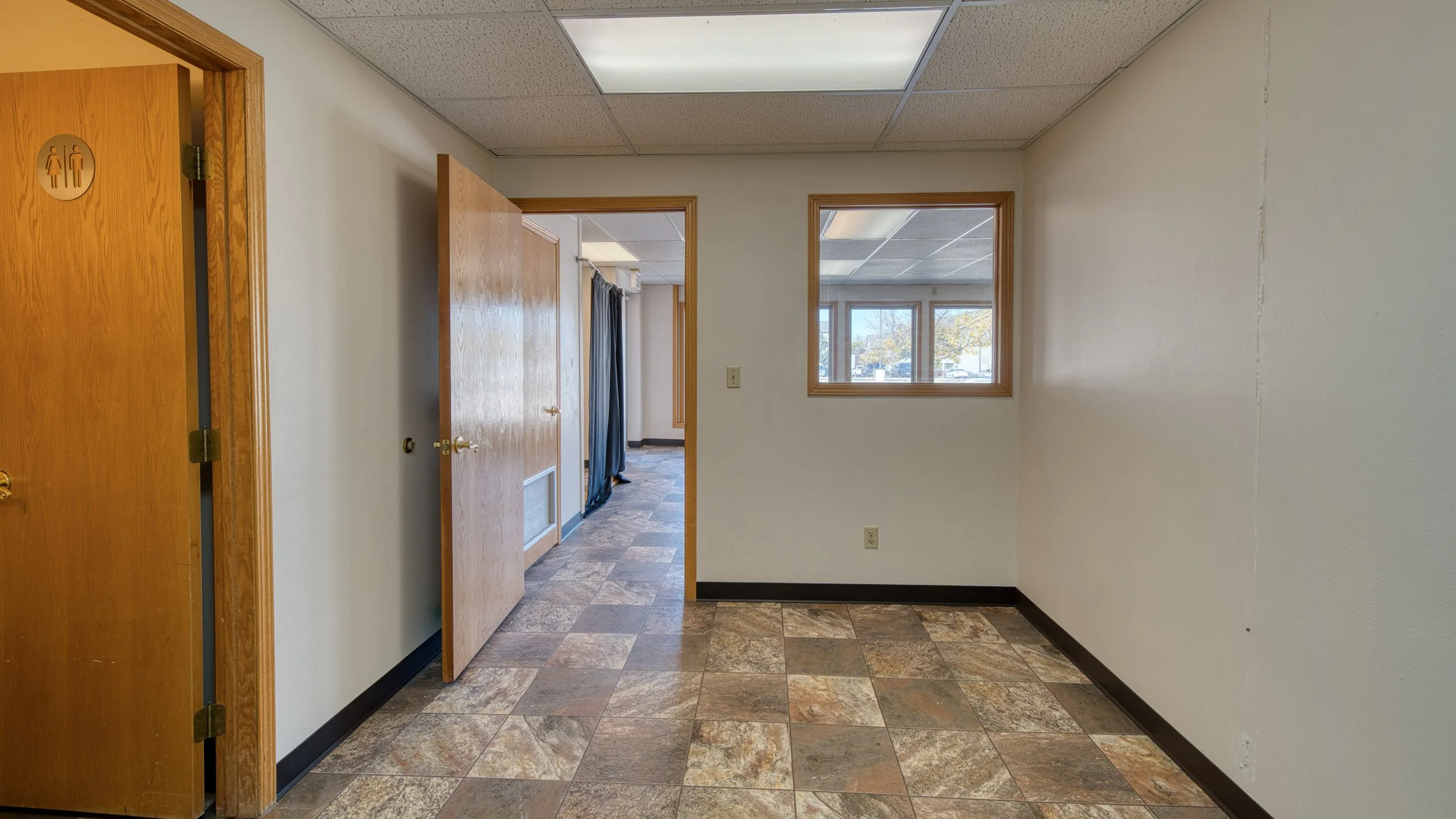 709 W Eighth St-84.jpg