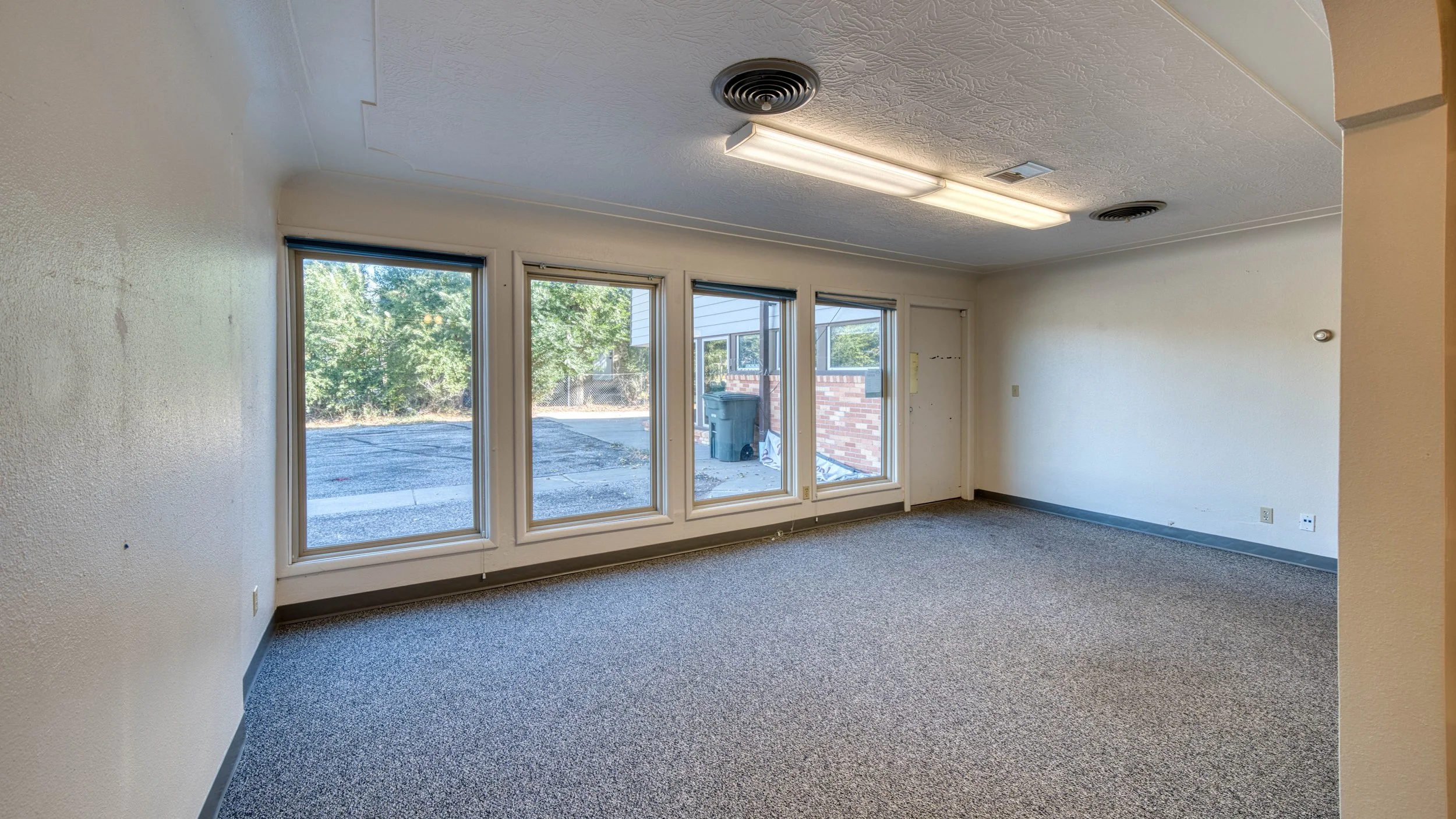 709 W Eighth St-91.jpg