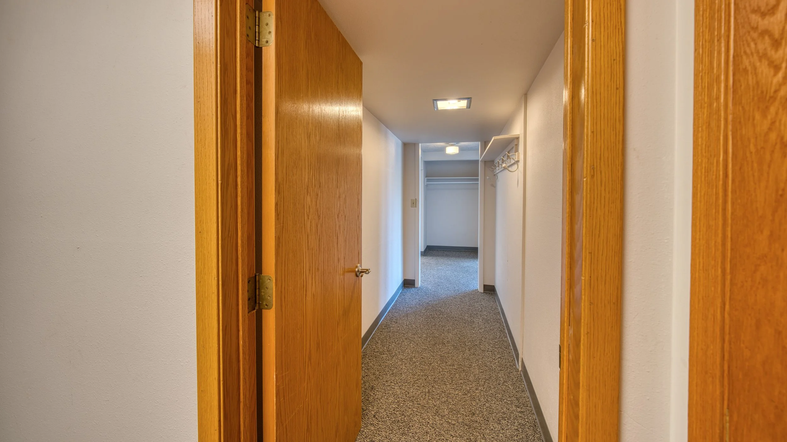 709 W Eighth St-100.jpg