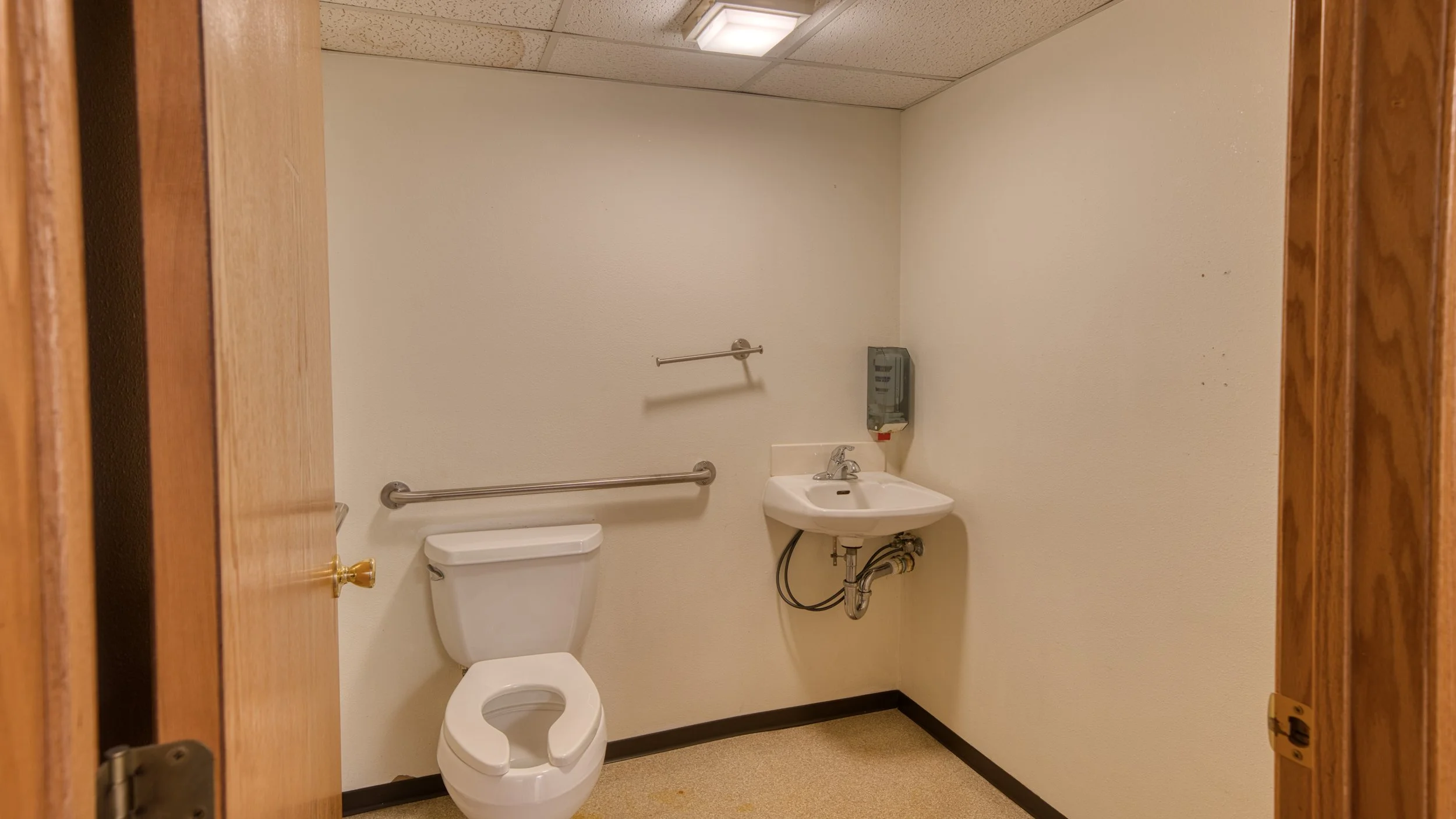 709 W Eighth St-113.jpg