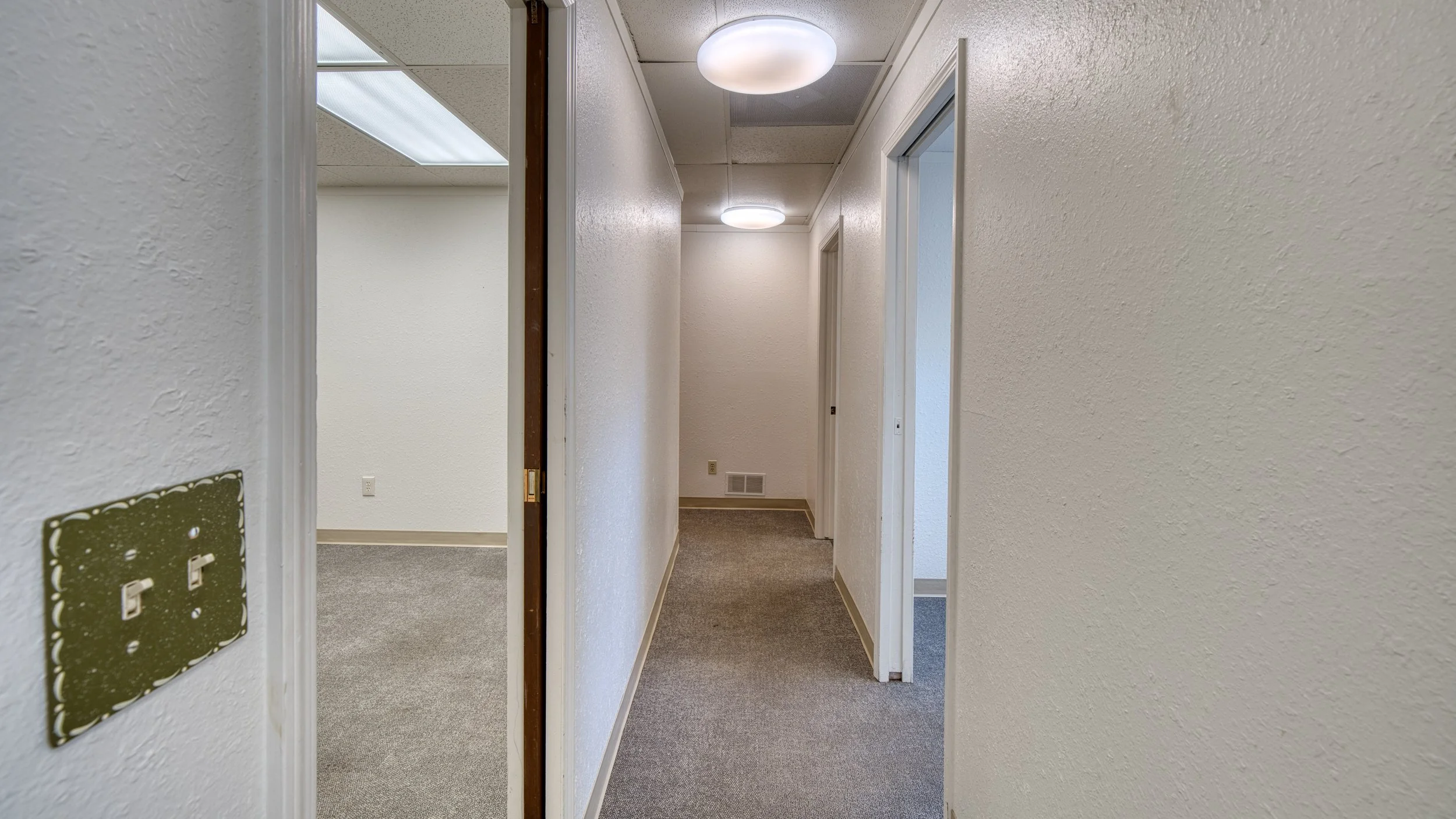 709 W Eighth St-127.jpg