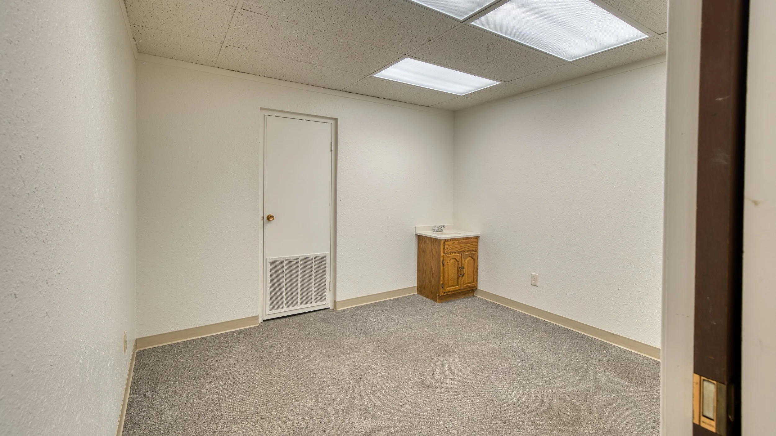 709 W Eighth St-128.jpg