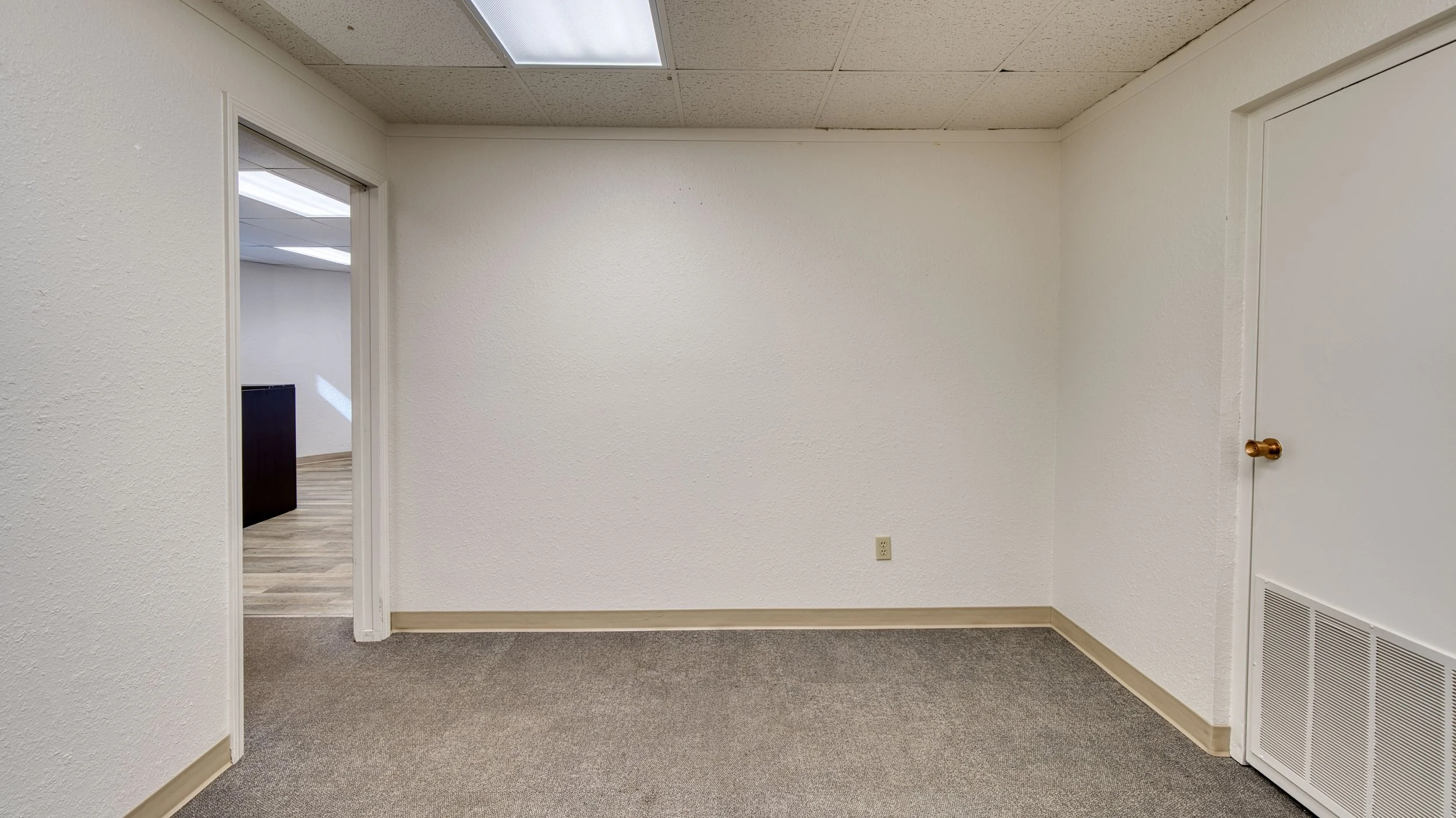 709 W Eighth St-130.jpg
