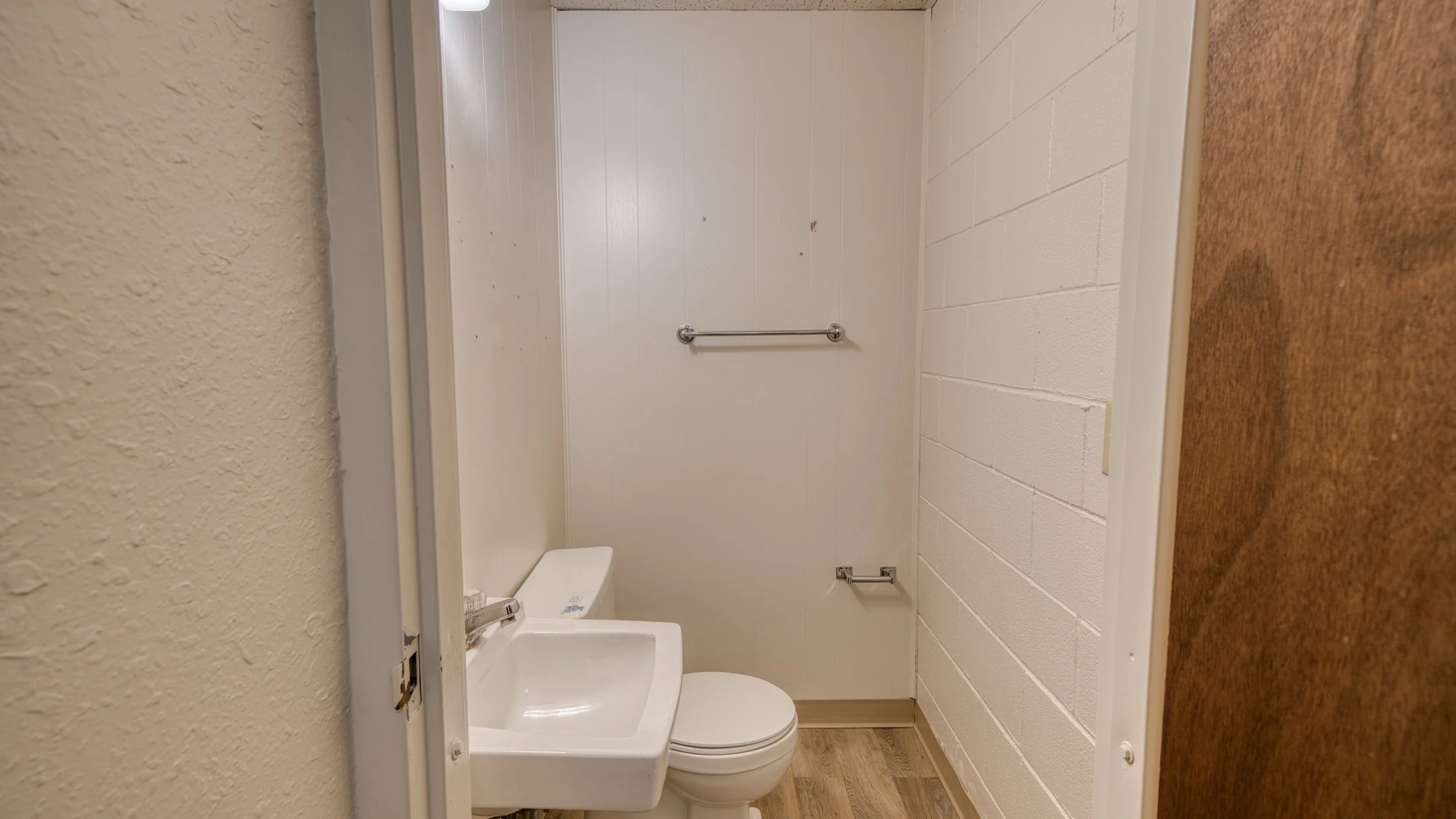 709 W Eighth St-135.jpg