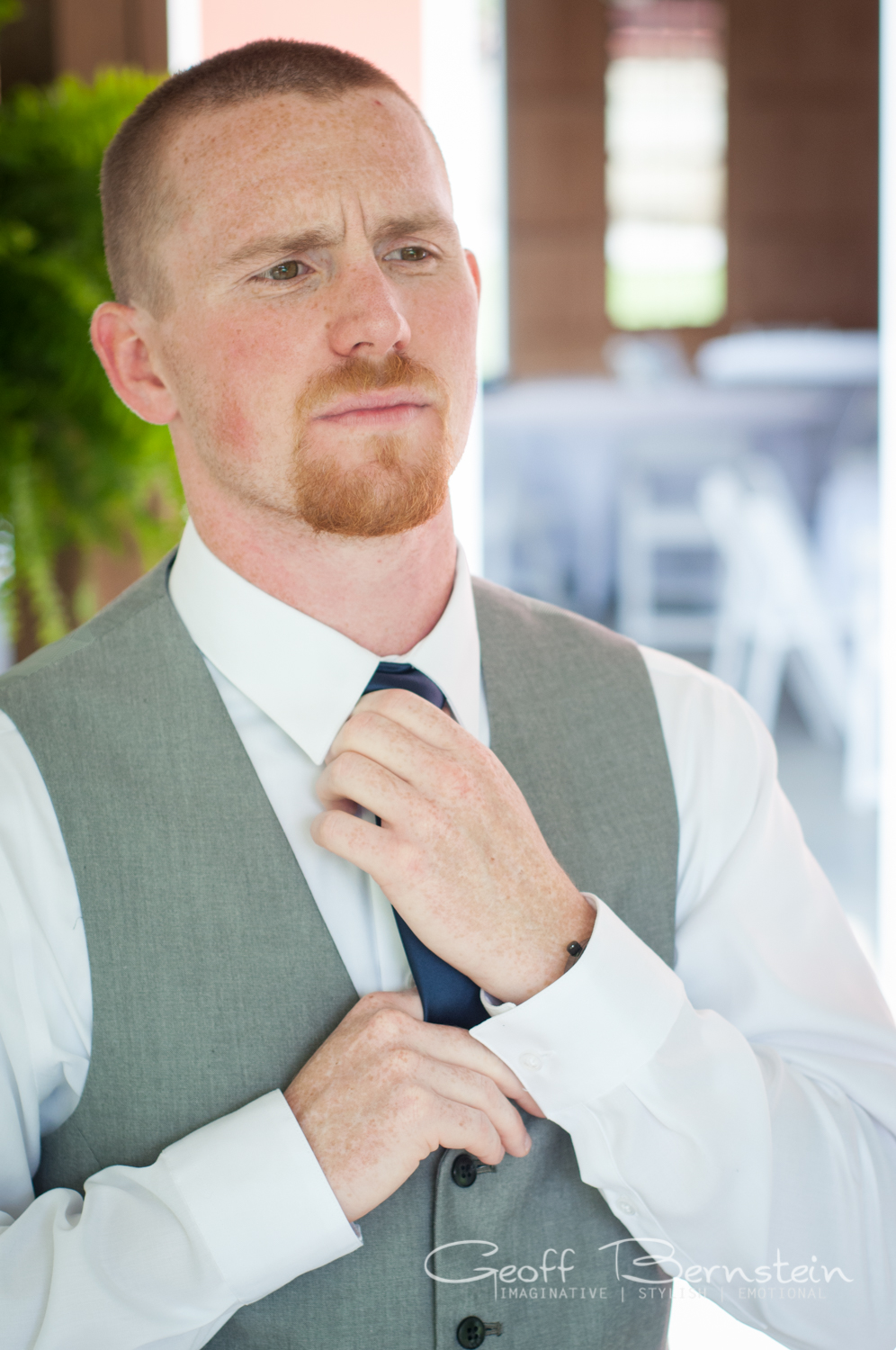 An Elegant Outdoor Wedding at the Pond View Farms by Geoff Bernstein Photography || www.gbmemories.com