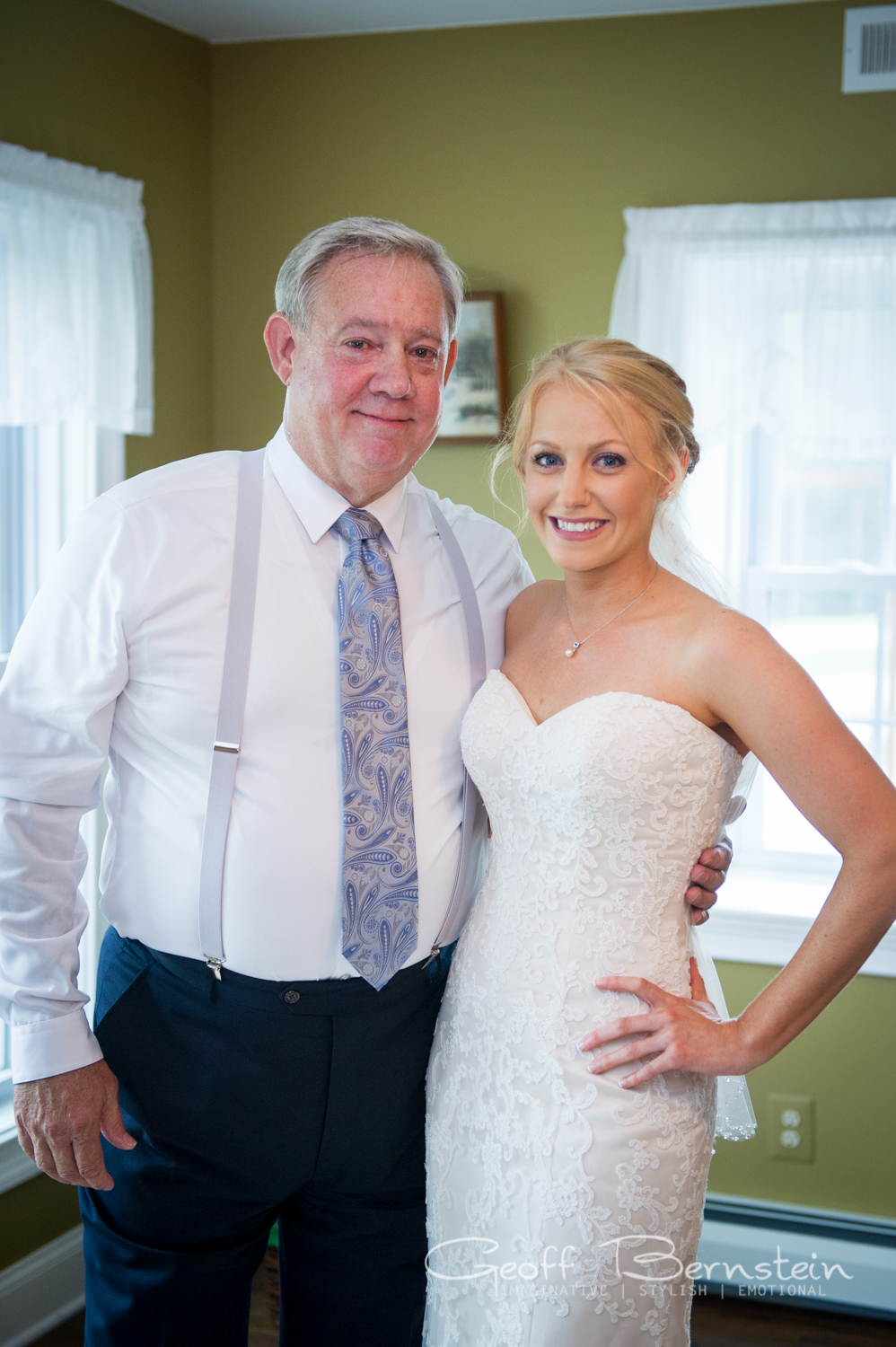 An Elegant Outdoor Wedding at the Pond View Farms by Geoff Bernstein Photography || www.gbmemories.com