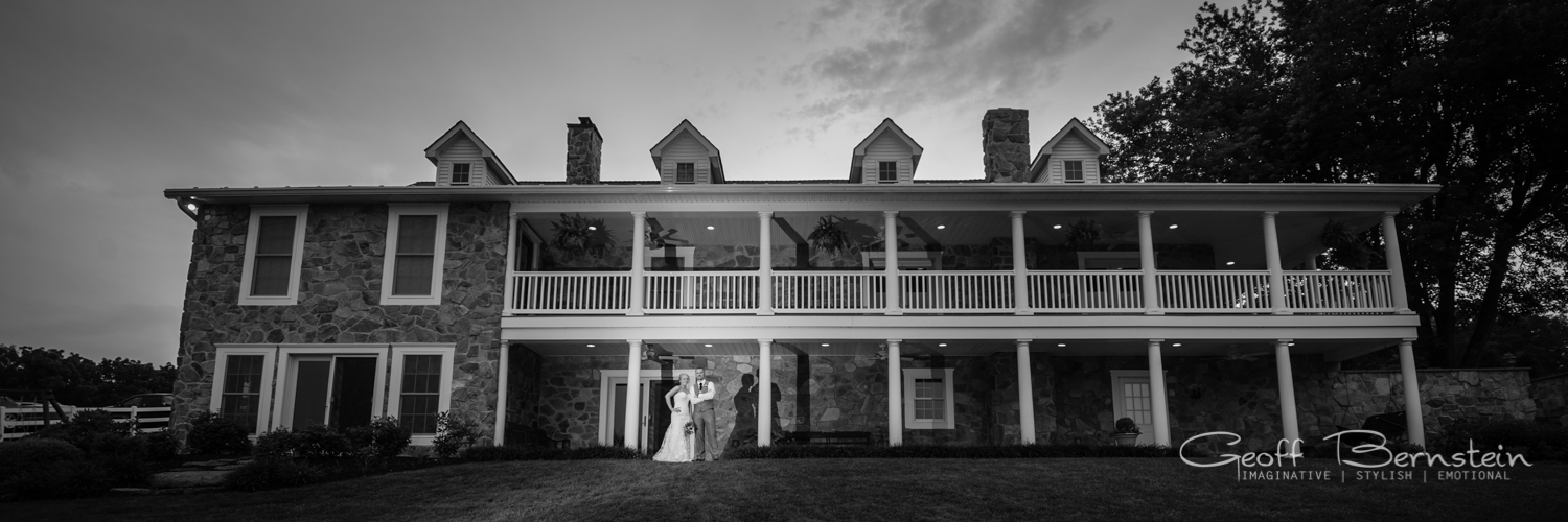 An Elegant Outdoor Wedding at the Pond View Farms by Geoff Bernstein Photography || www.gbmemories.com