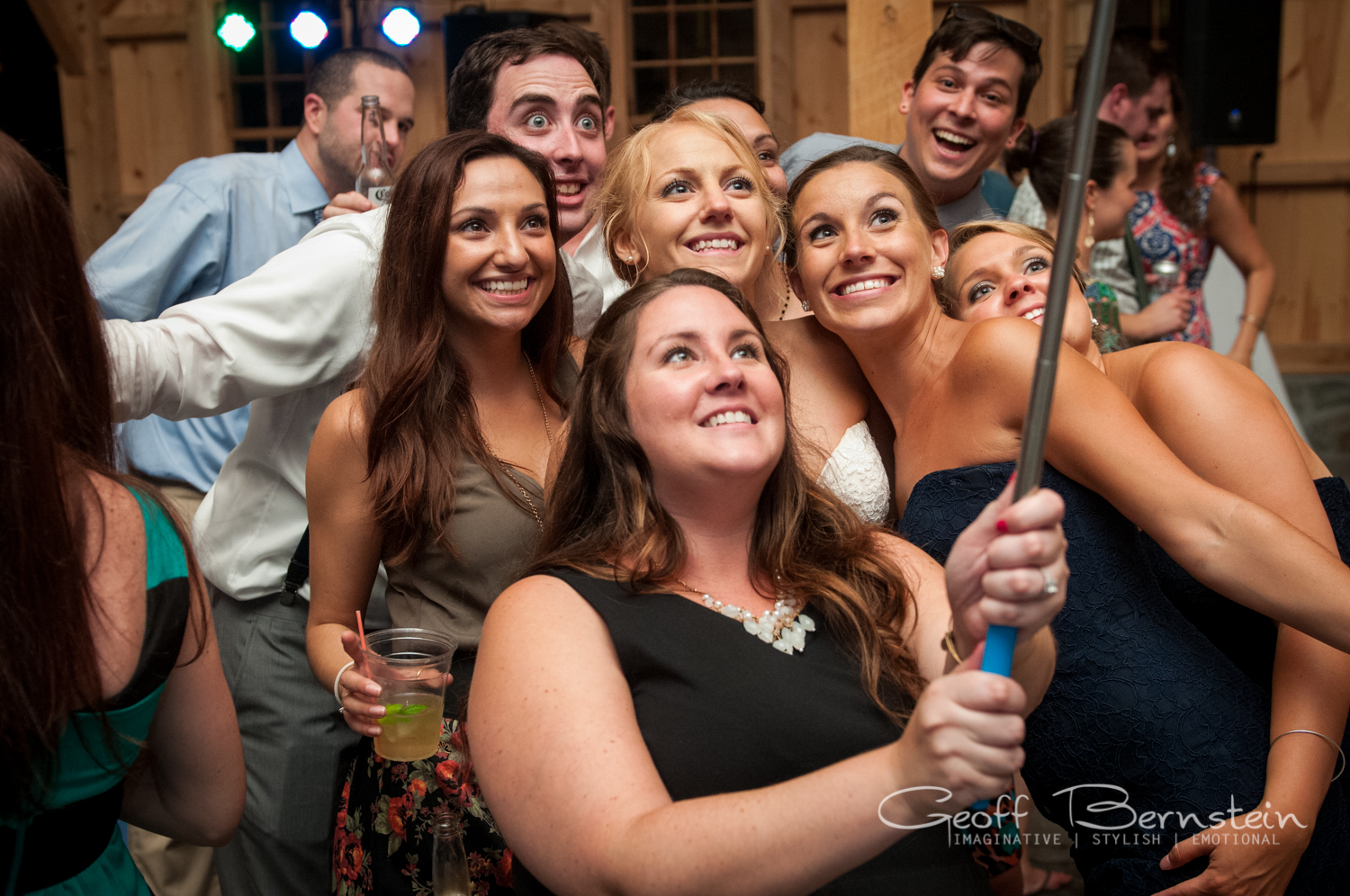 An Elegant Outdoor Wedding at the Pond View Farms by Geoff Bernstein Photography || www.gbmemories.com