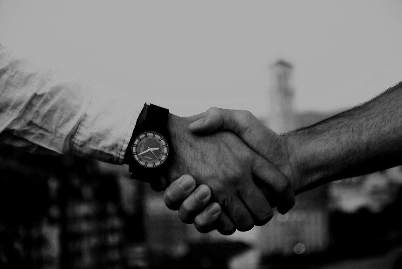handshake-1513228_1280.jpg