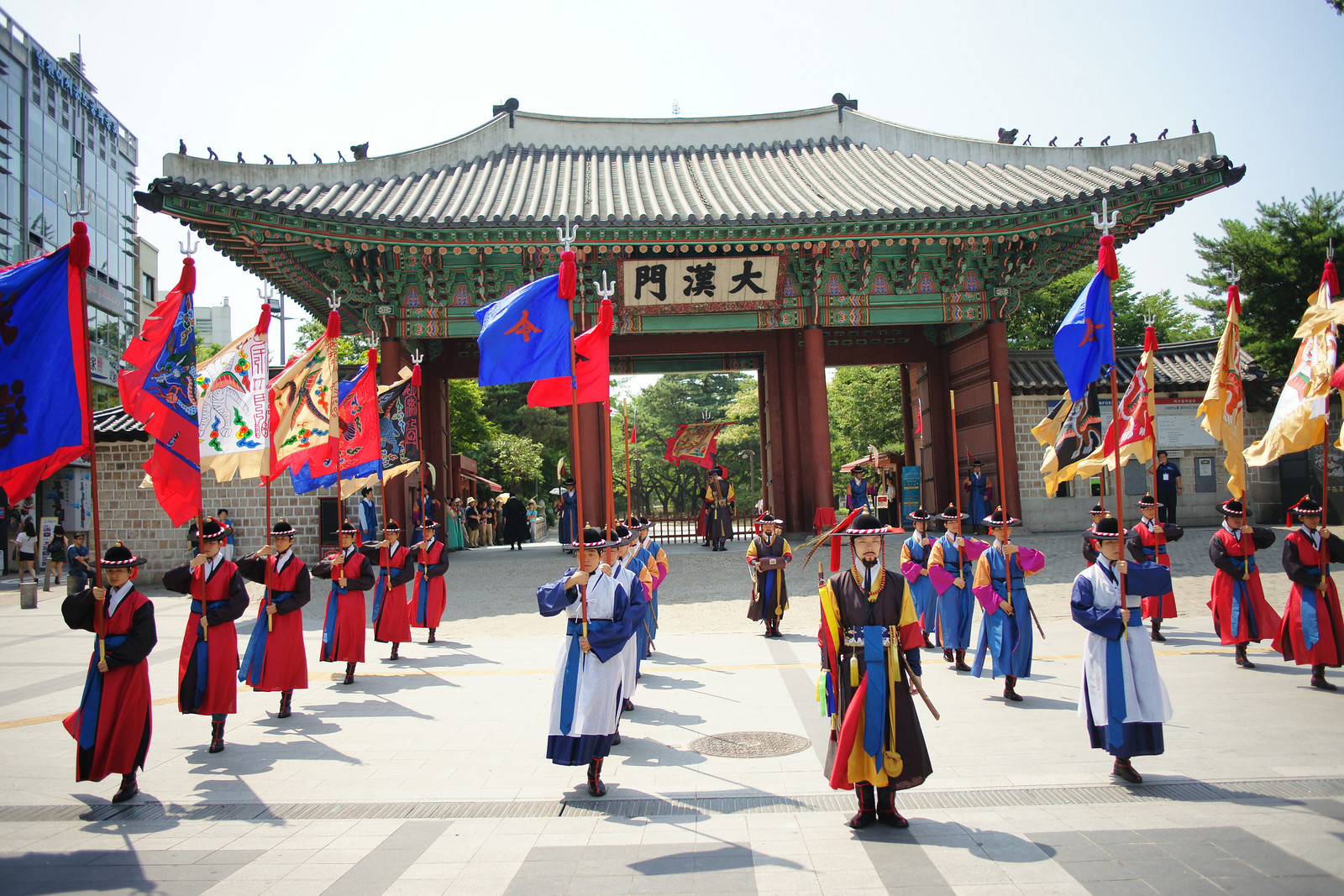 Royal Guard changing ceremony at Gyeongbokgung Palace (Seoul, South Korea)