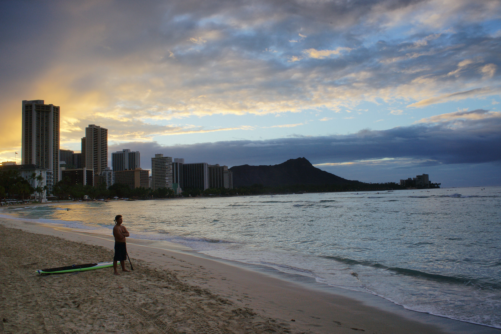 Sunrise at Waikiki Beach (Honolulu, Hawaii)