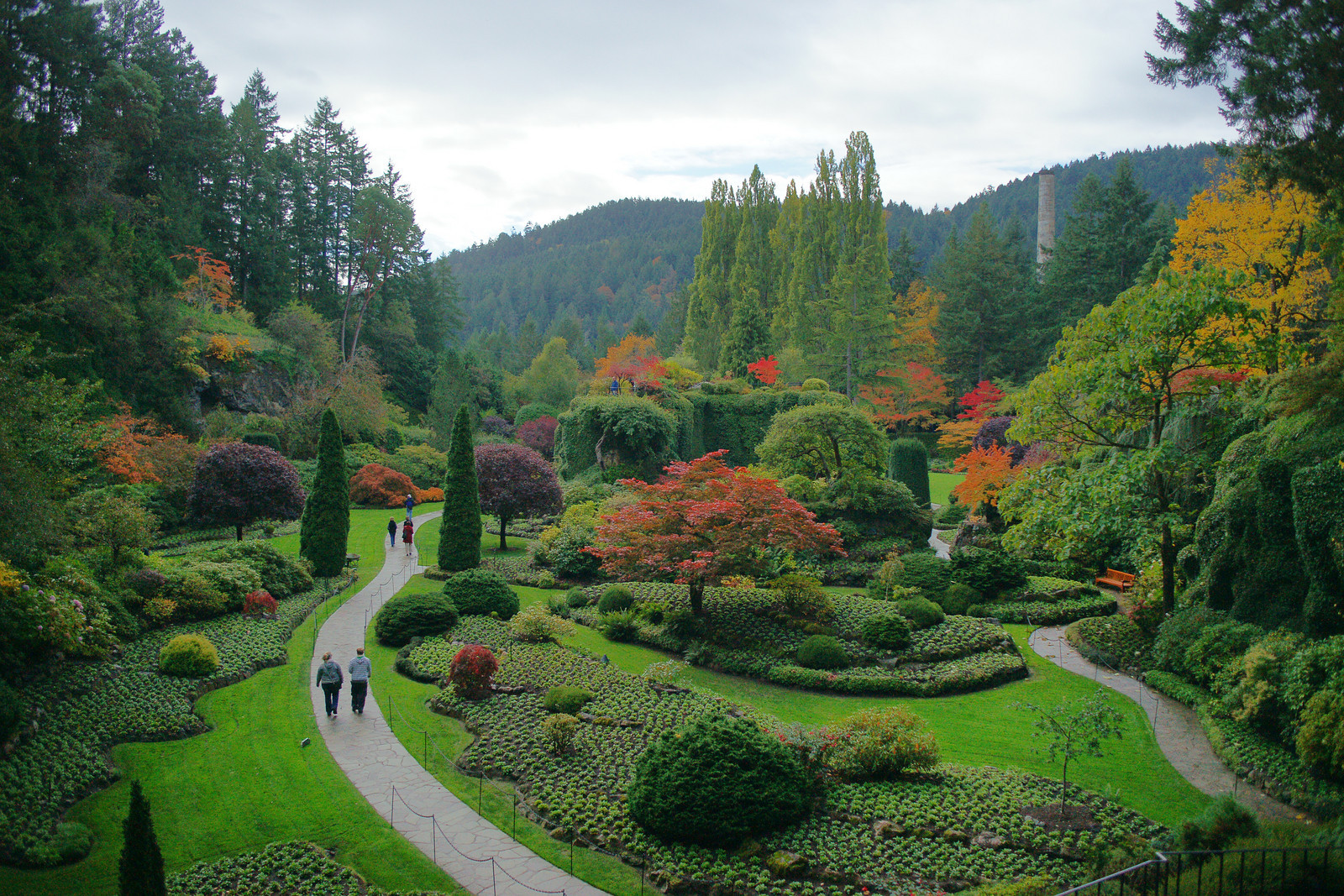 "Fall" at the Japanese Sunken Garden (Butchart Gardens, Canada)