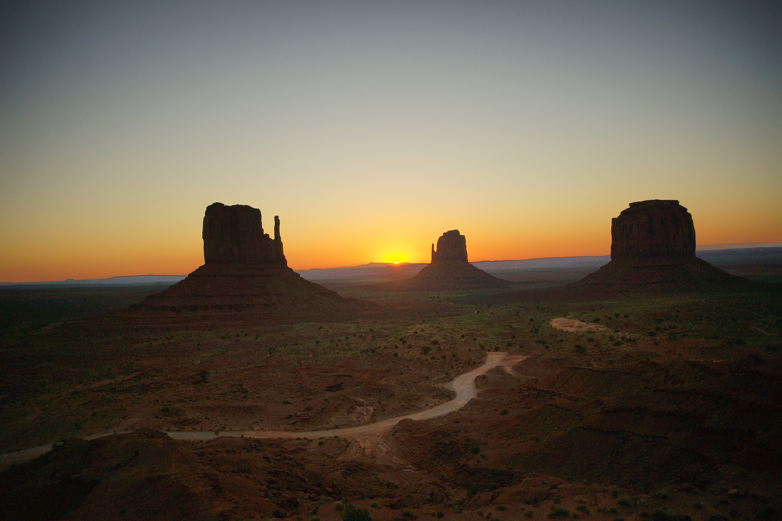 Sunrise view of Mitten Buttes in Monument Valley (Utah/Arizona, USA)