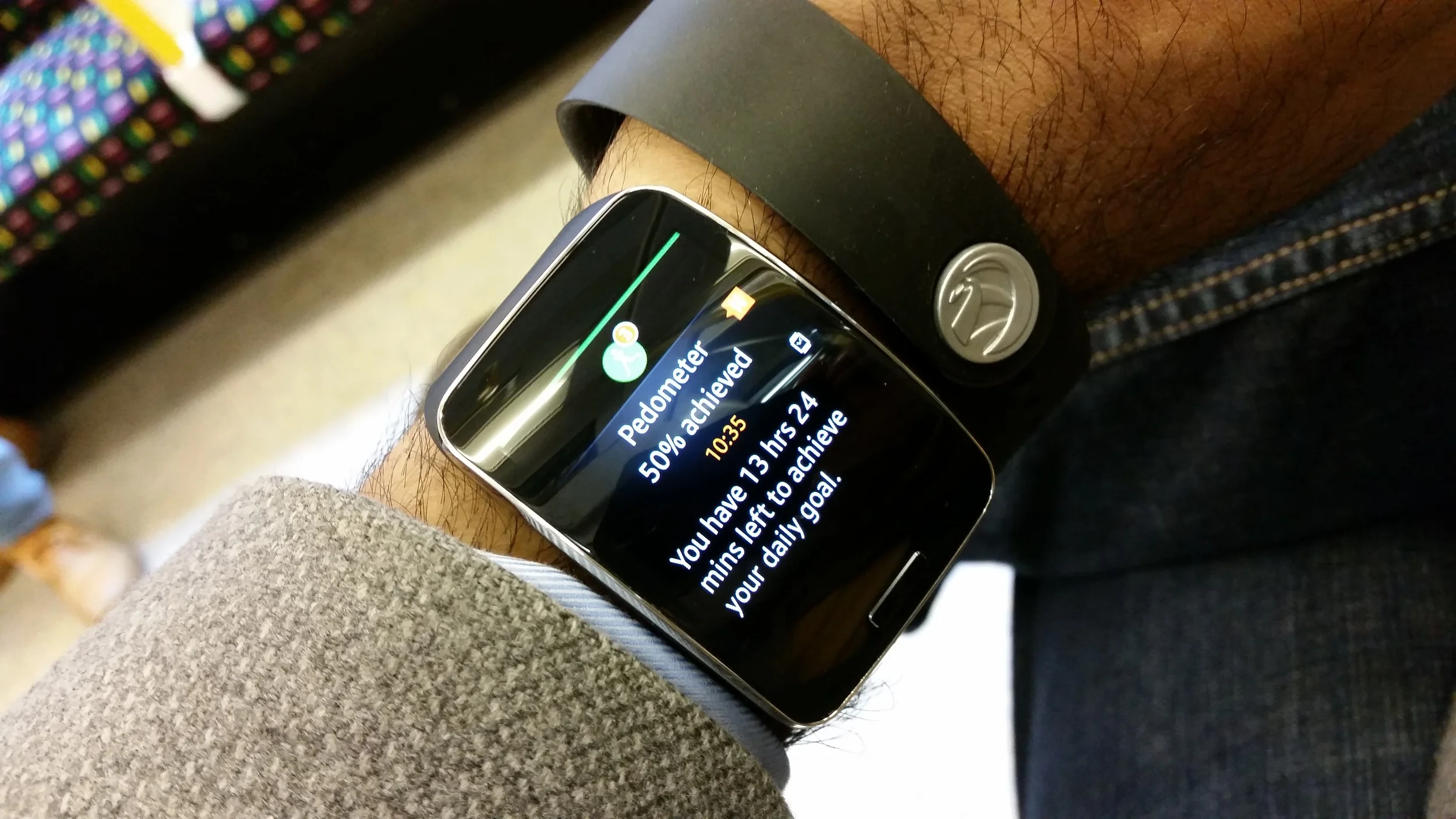 The Samsung Gear S highlights how much time I have left to complete my goal of 10,000 steps