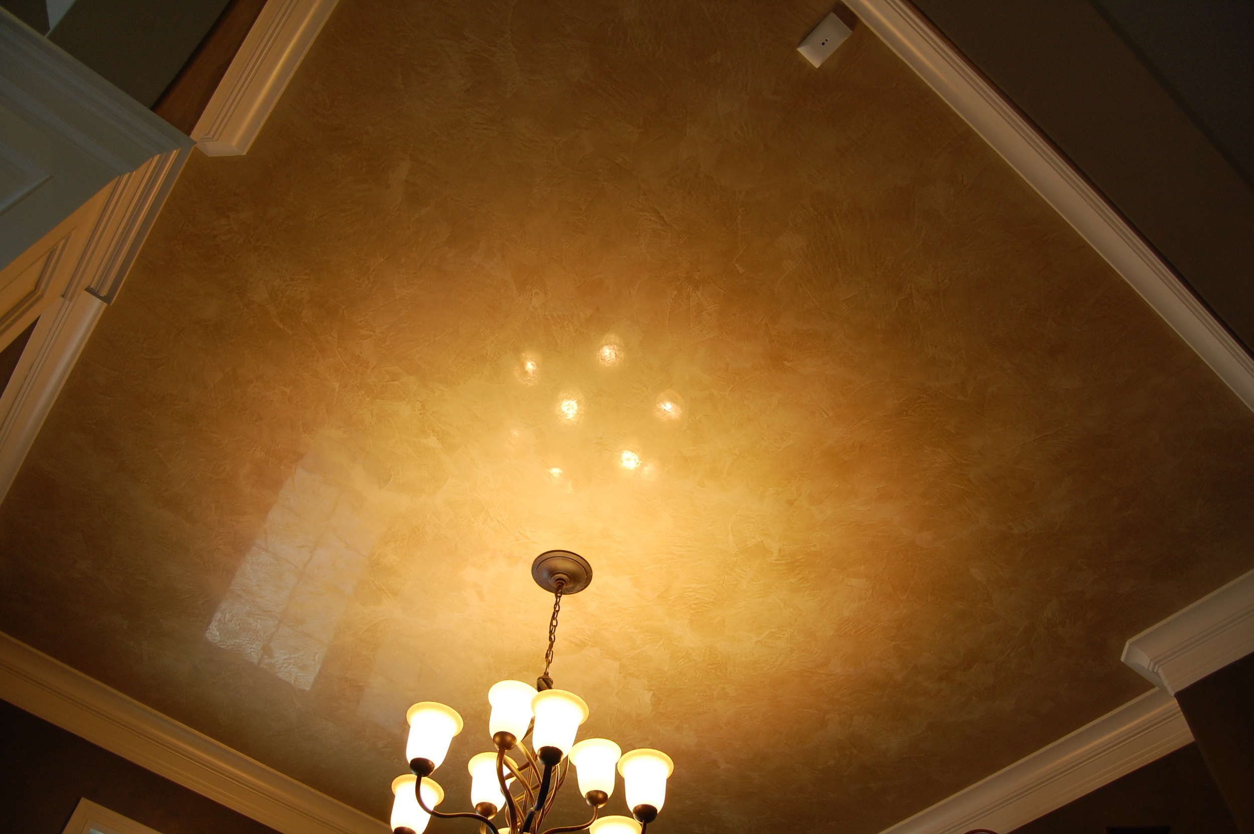 Differences Between Faux Venetian Plaster and Venetian Plaster