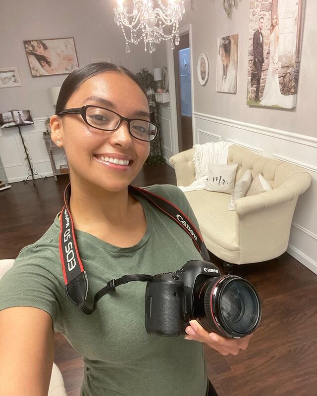 At the studio with a BOOKED weekend! 💥

Ready to shoot a few engagements and maternity shoots and a WEDDING tomorrow!

It&rsquo;s crazy to think that my little photo business that started in a basement would Thrive through a global pandemic. NEVER u